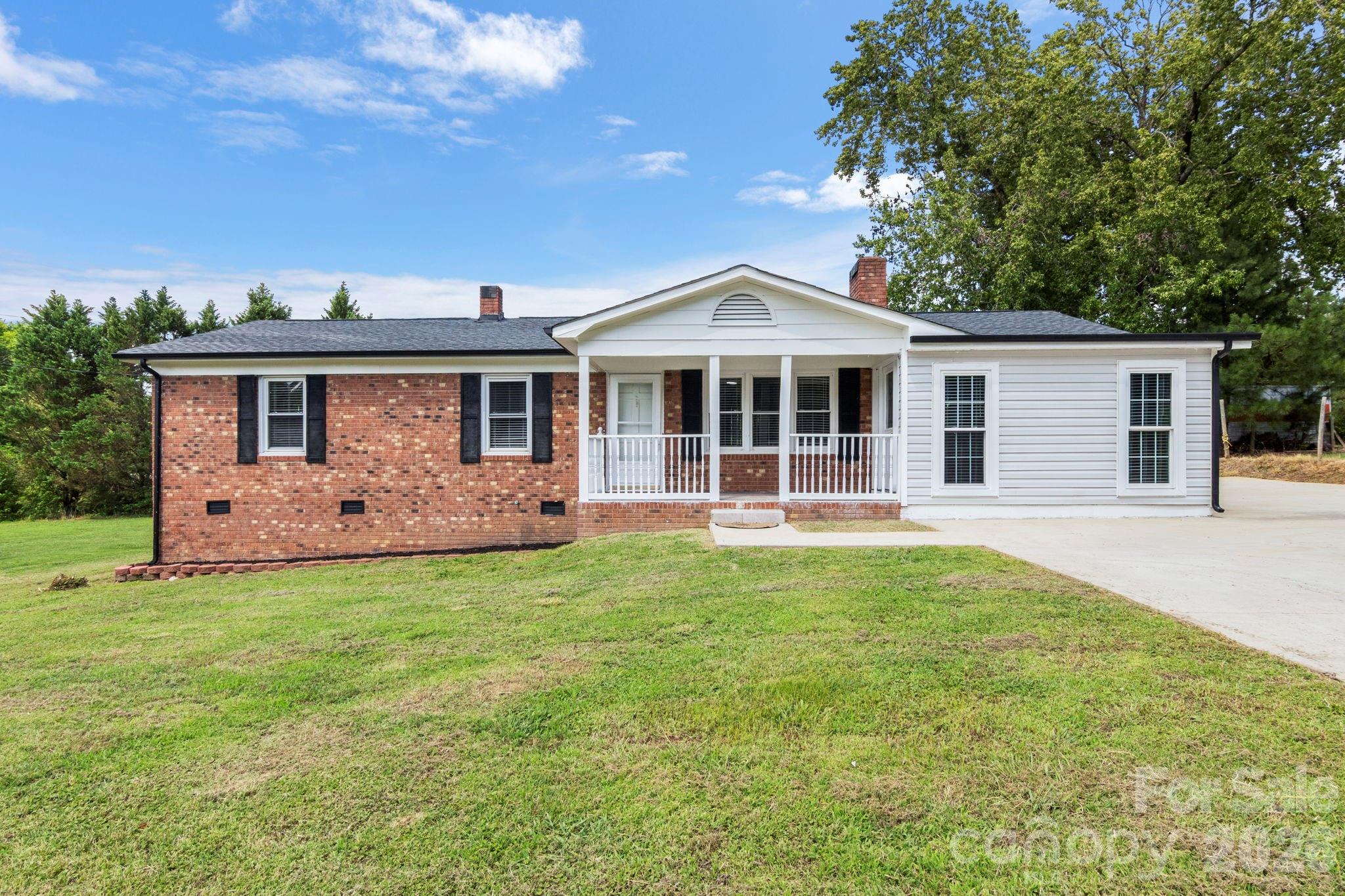 904 Long Street