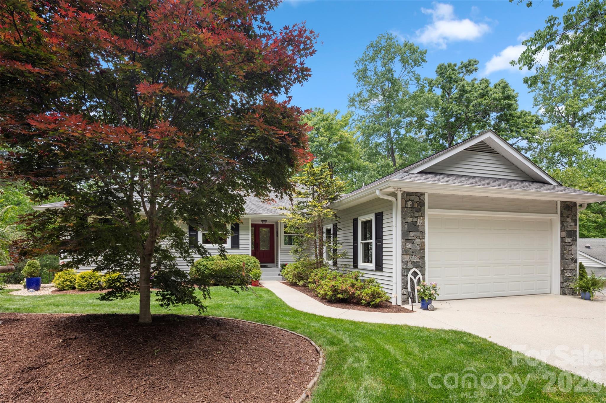 2750 Leucothae Way, Hendersonville