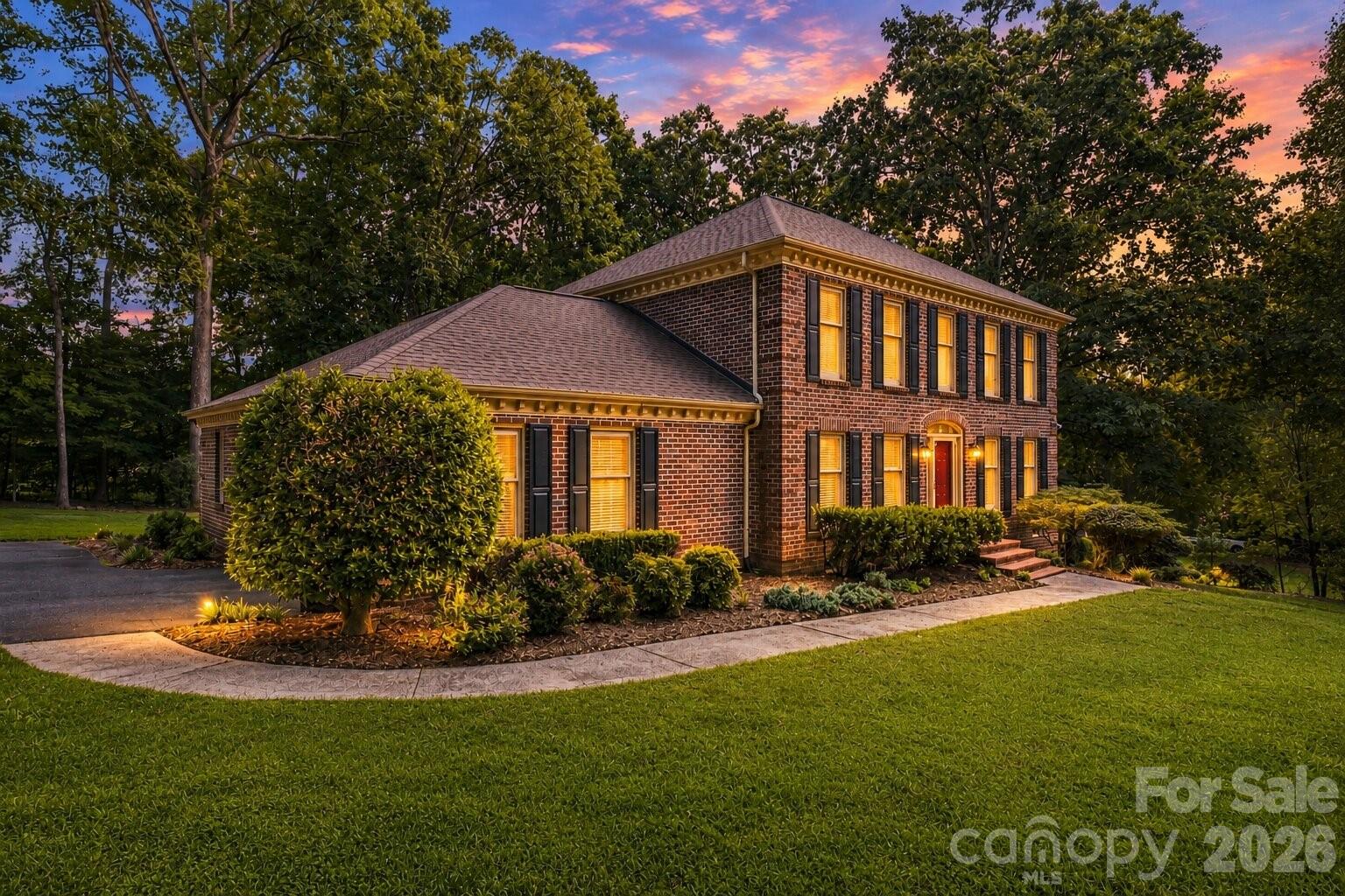 3906 Wandering Lane, Hickory