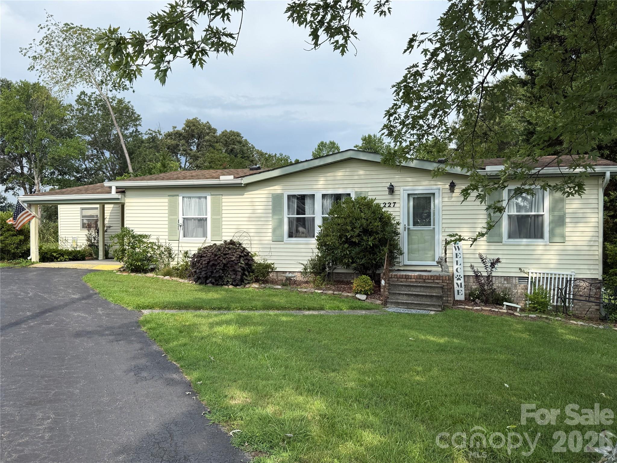 227 Cranbrook Circle, Hendersonville