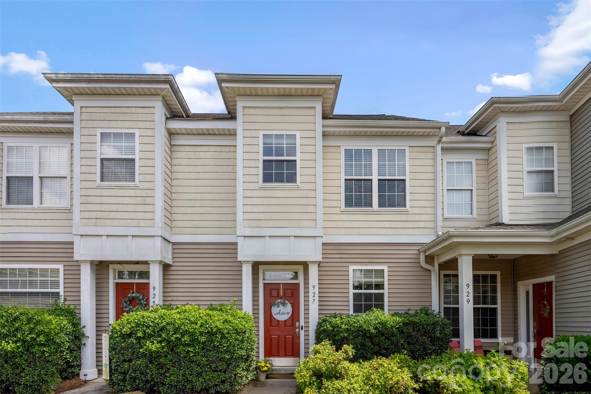 927 Claybrook Circle