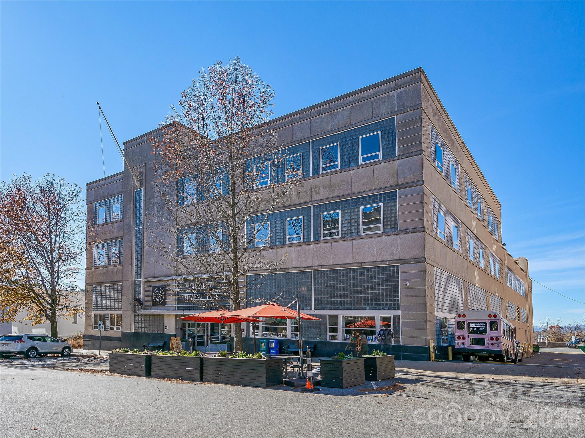 14 Ohenry Avenue