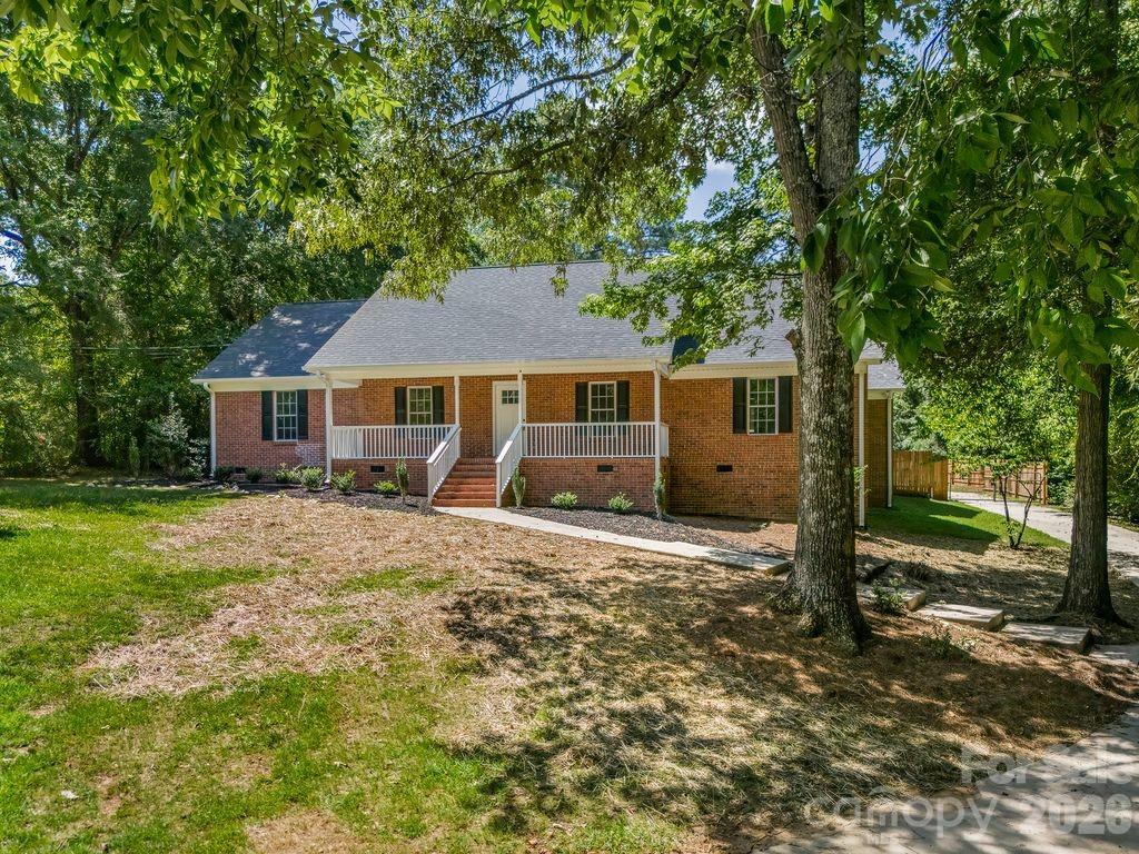 663 Lakeside Drive