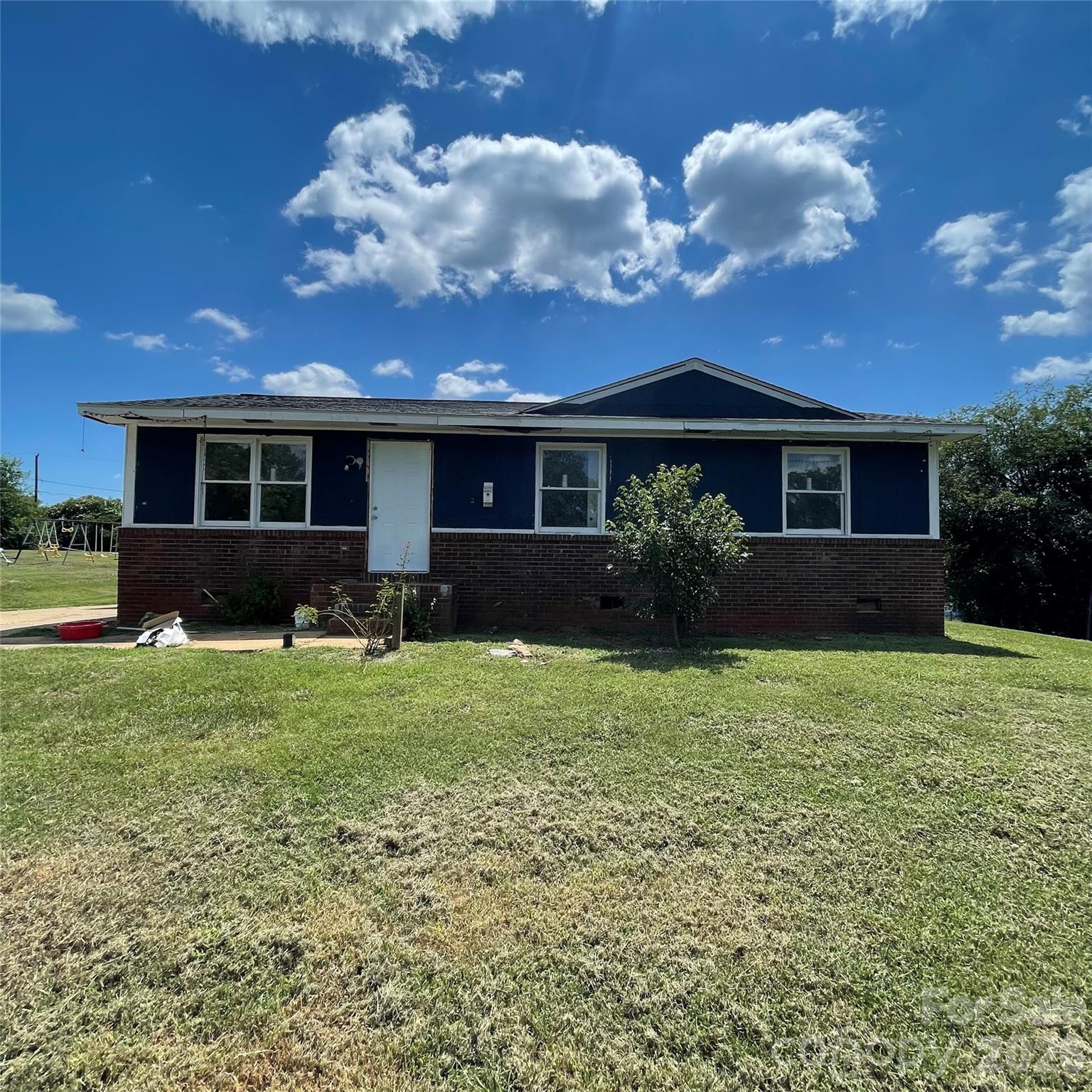 248 WOODSIDE Drive