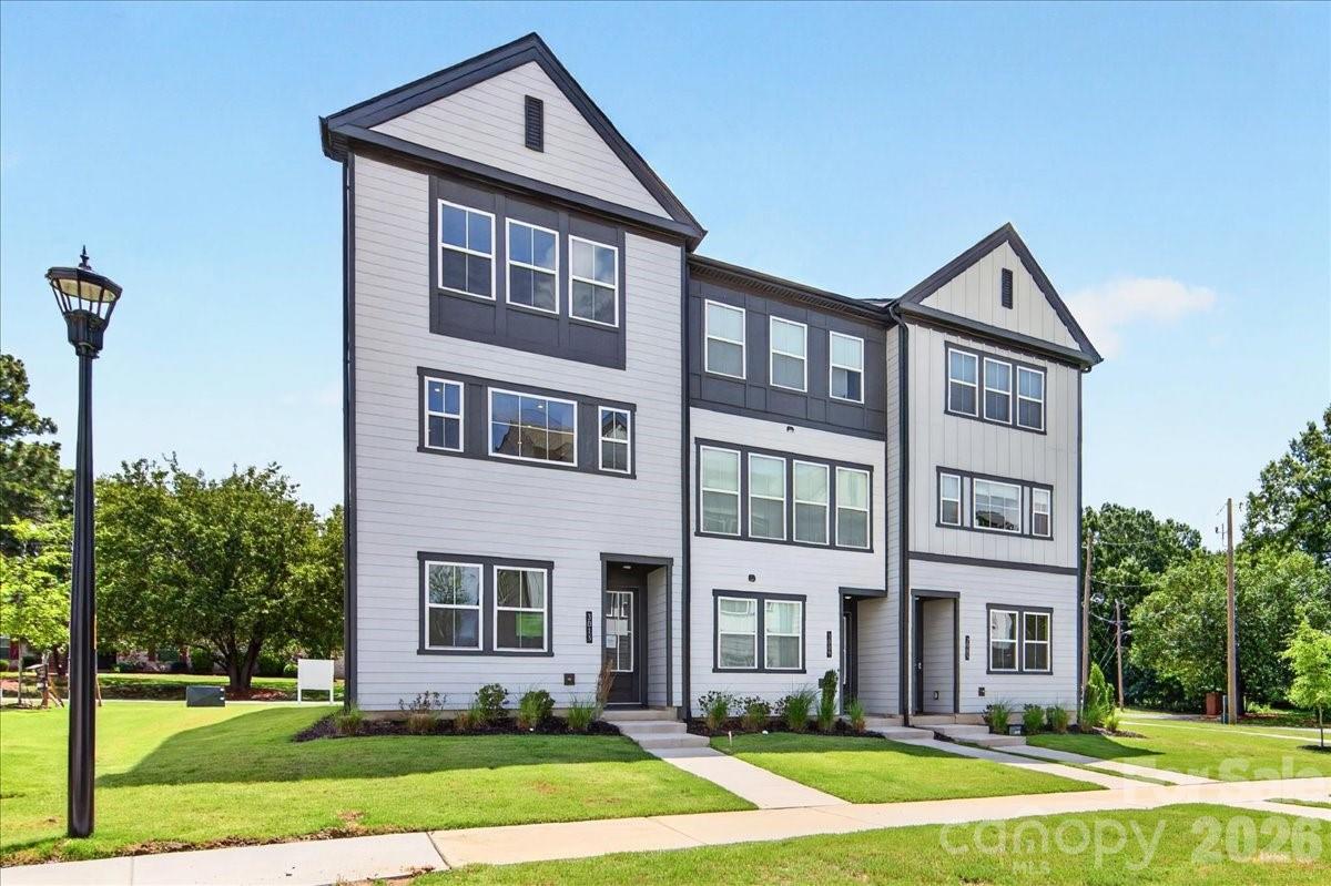 3013 Circles End