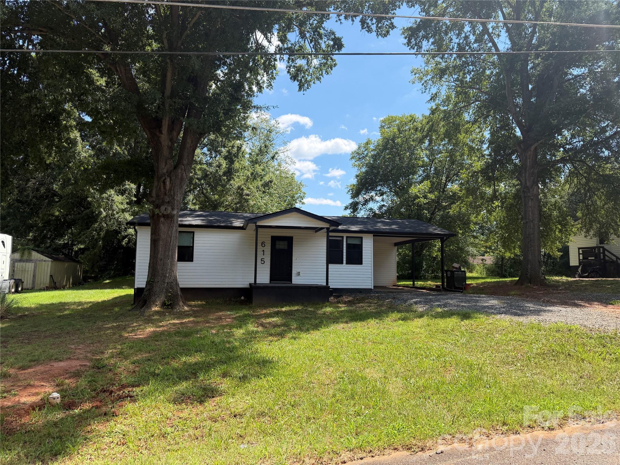615 Saunders Avenue, Newton