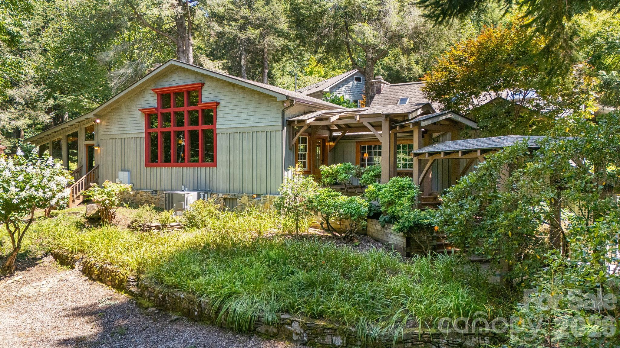39 Flat Rock Road, Waynesville