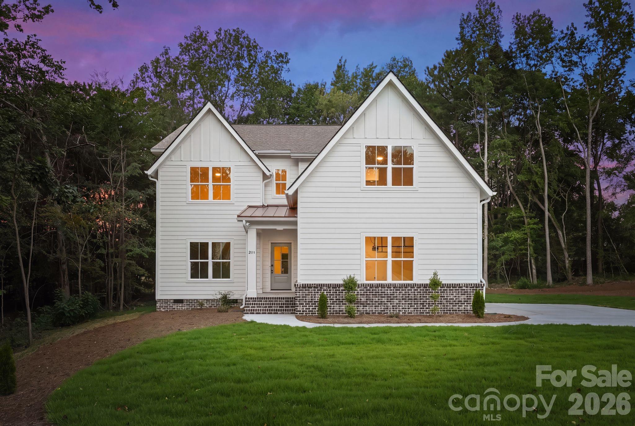 2311 Chateau Court, Matthews