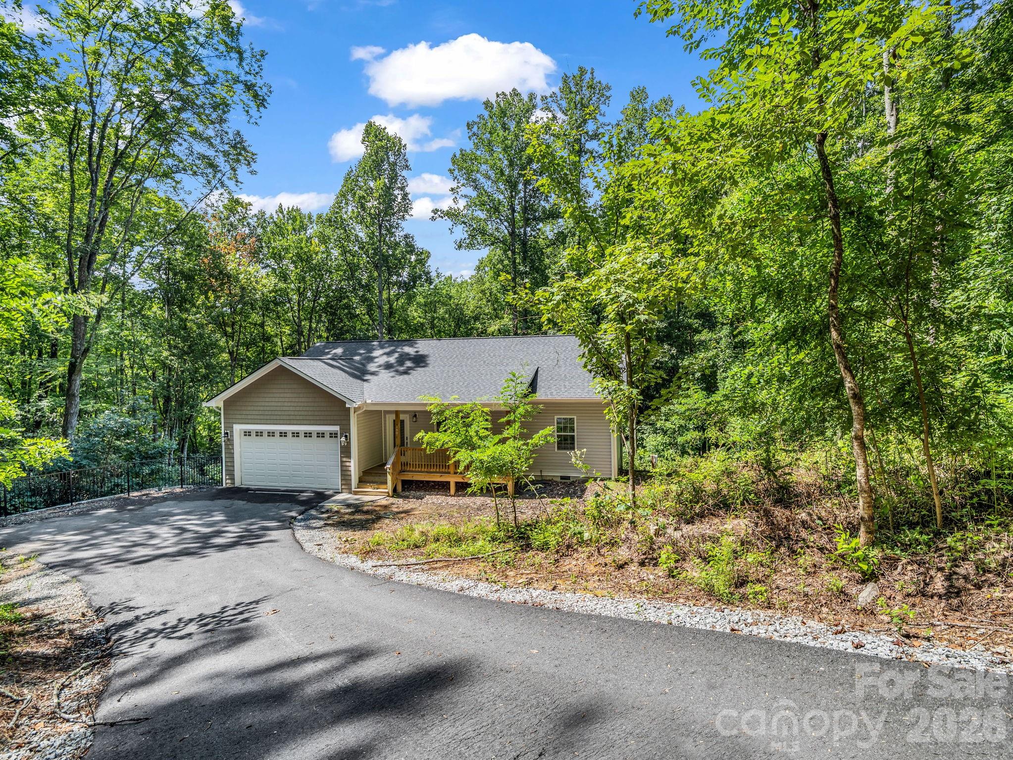 180 Ridgeview Drive, Hendersonville