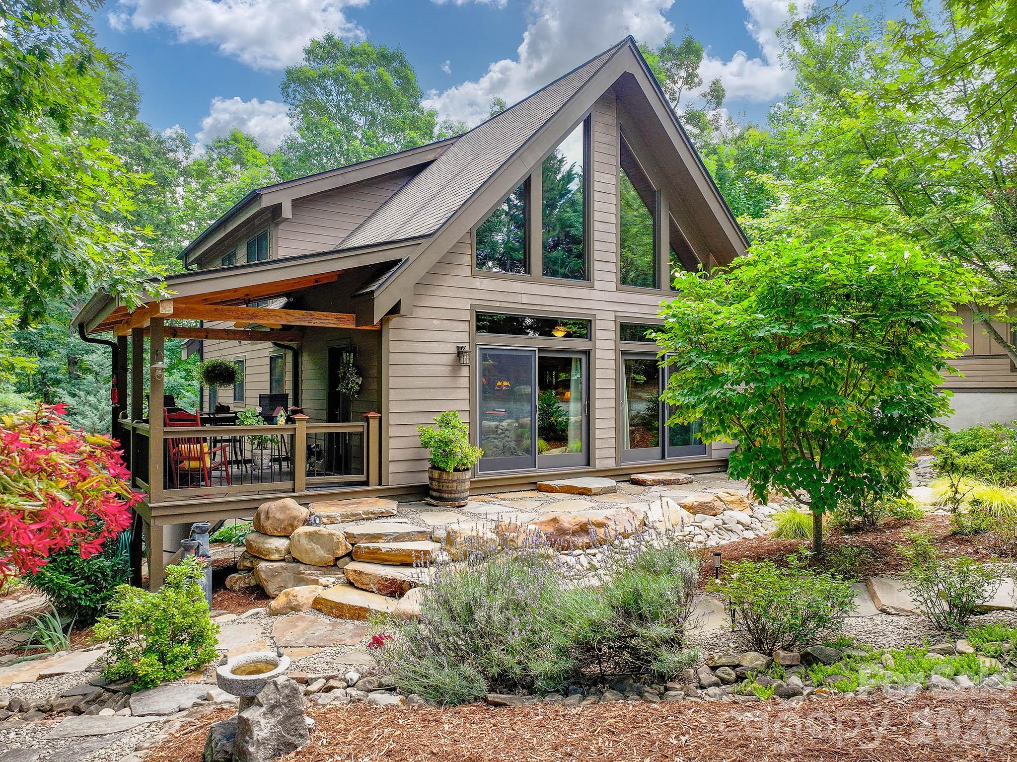 68 Woodgate Trail