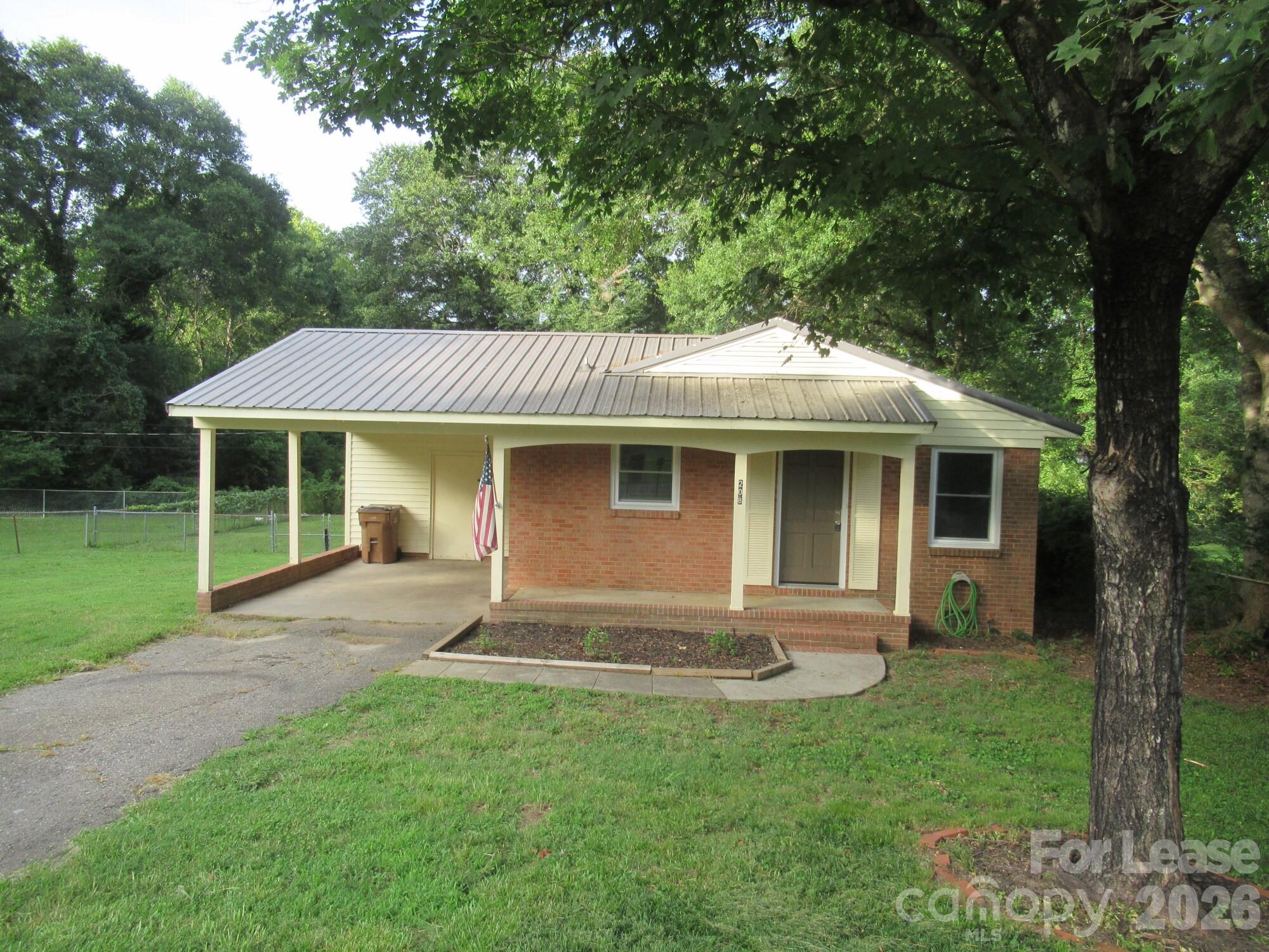 208 Crescent Court