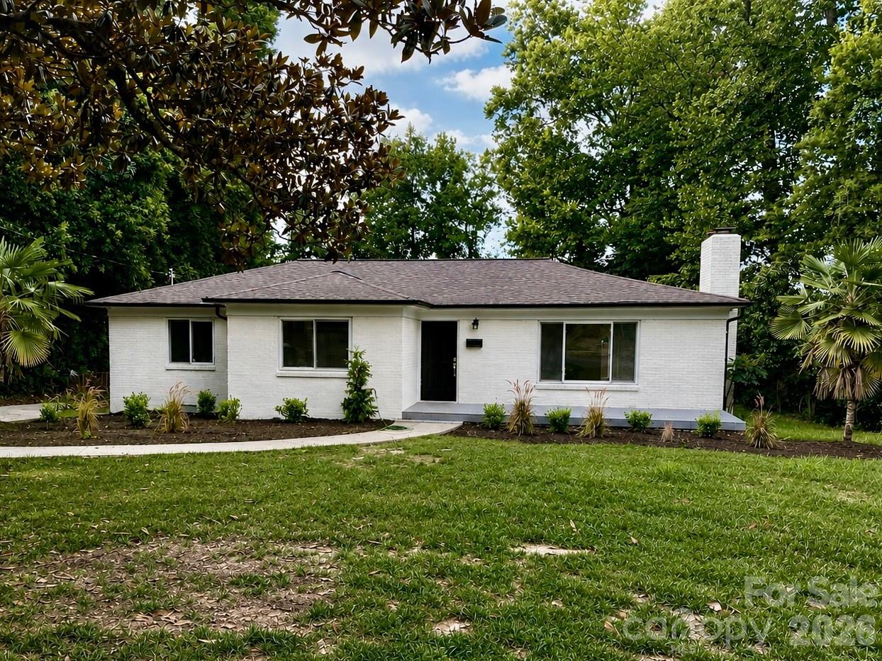 943 Hickory Nut Street