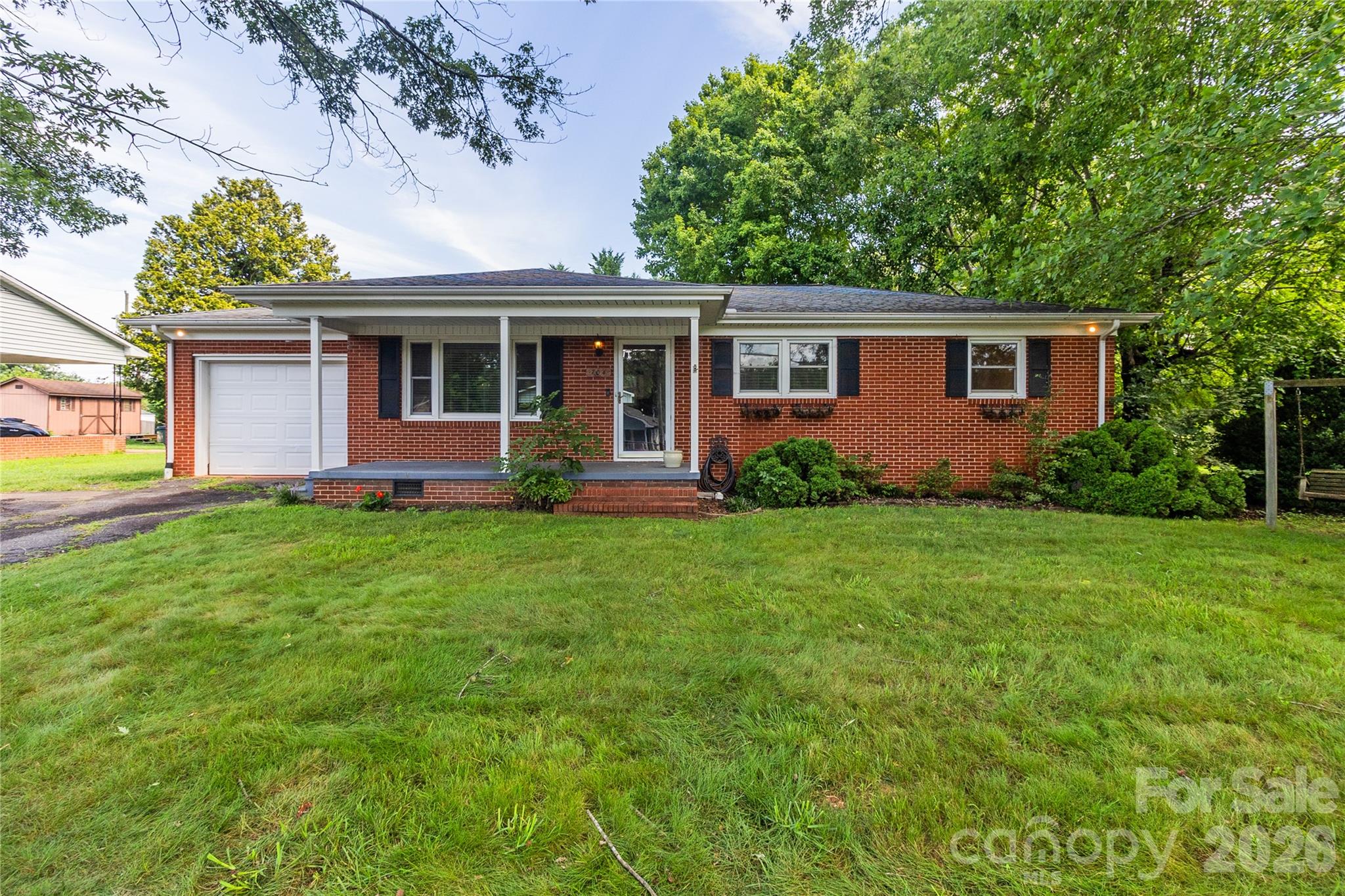 704 Pineburr Avenue, Valdese