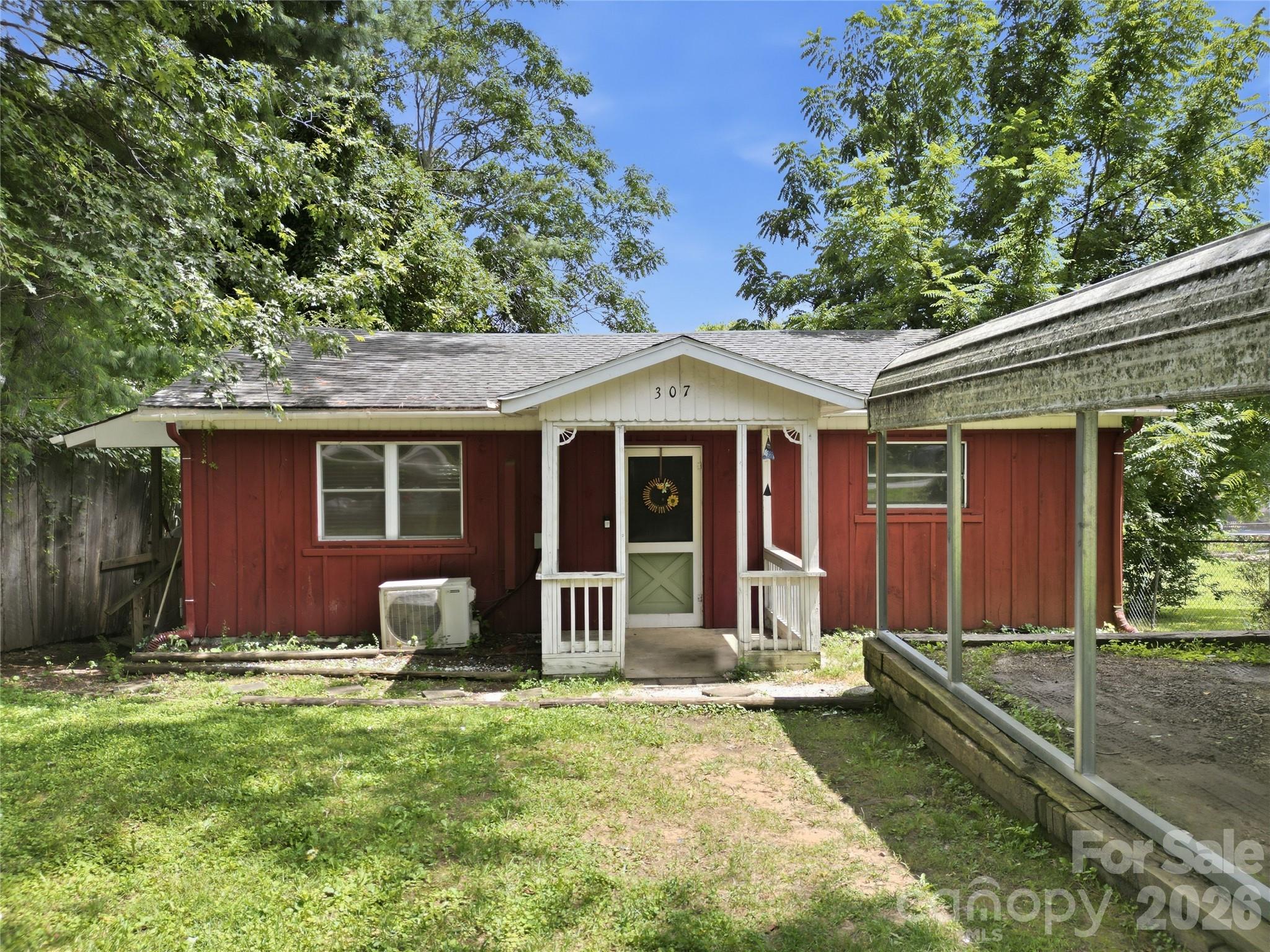 307 Beverly Avenue, Hendersonville