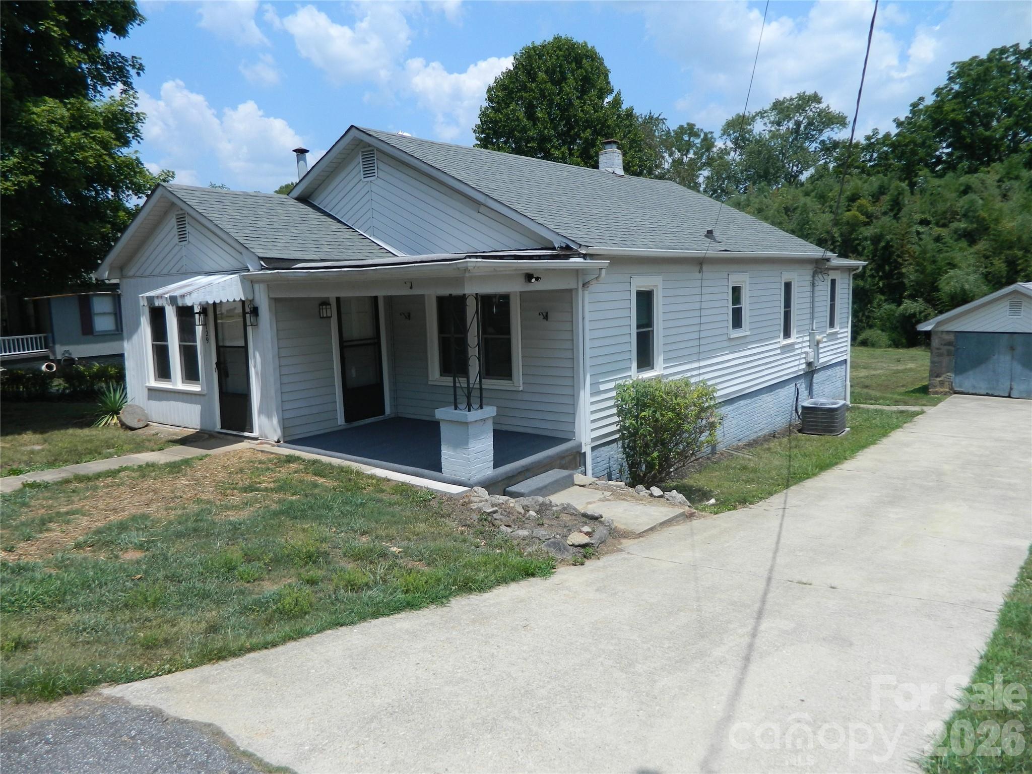 129 Edgebrook Place