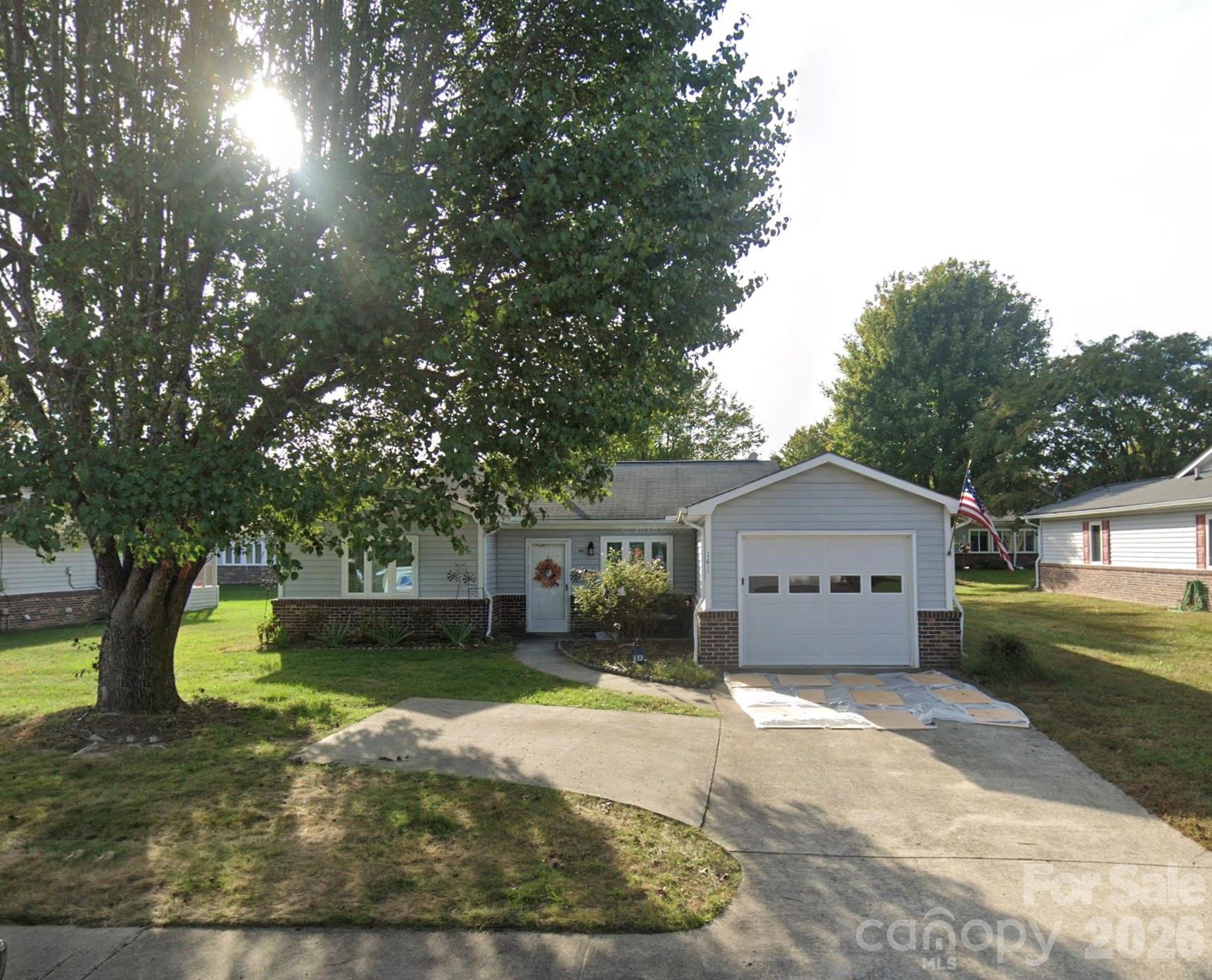 141 Derbyshire Drive