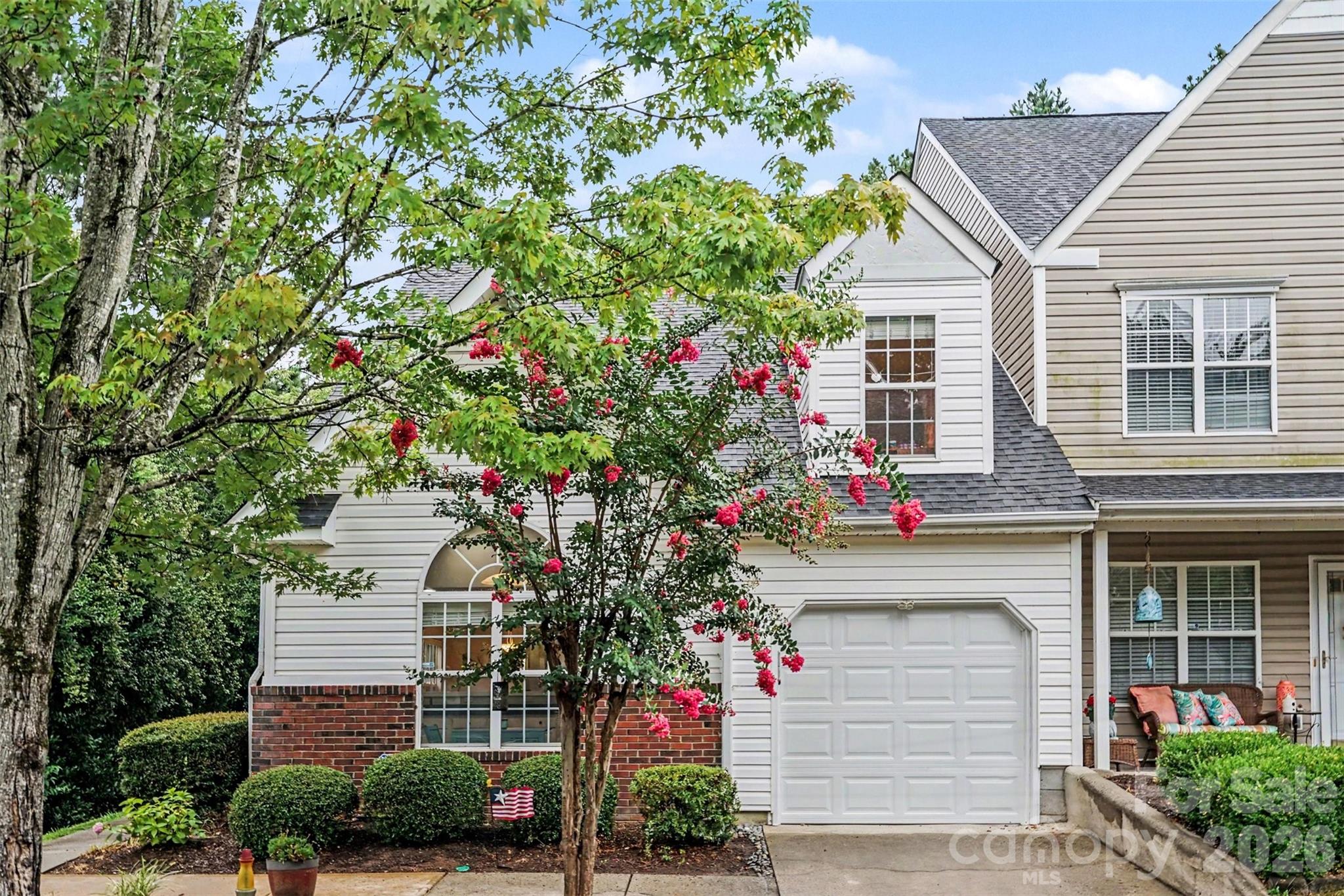 927 Sparrows Nest Lane