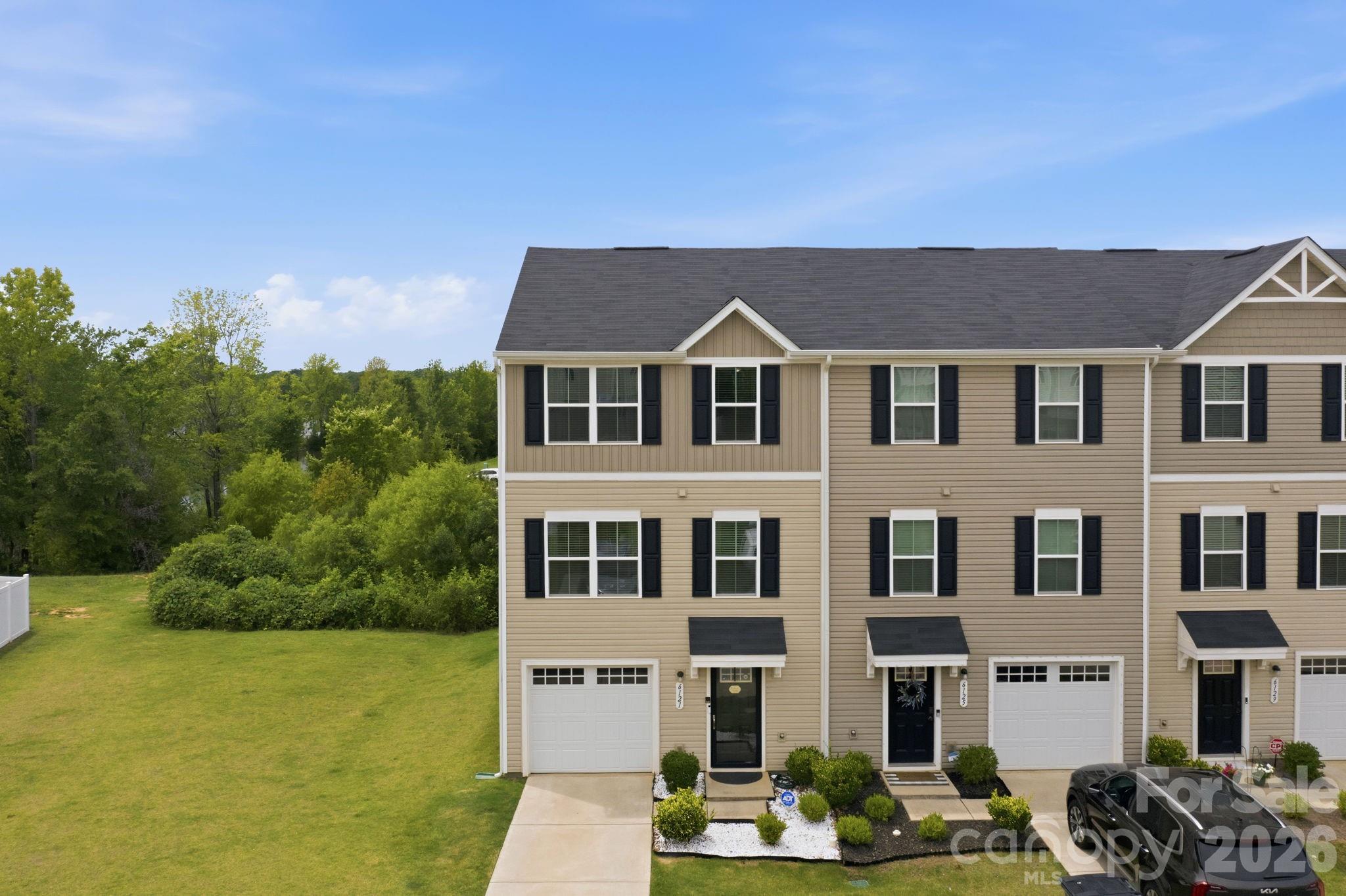 6121 Cutwater Circle