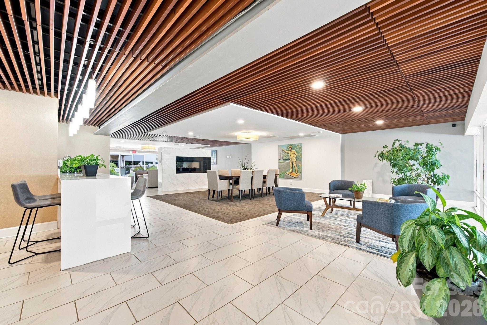 1323 Queens Road