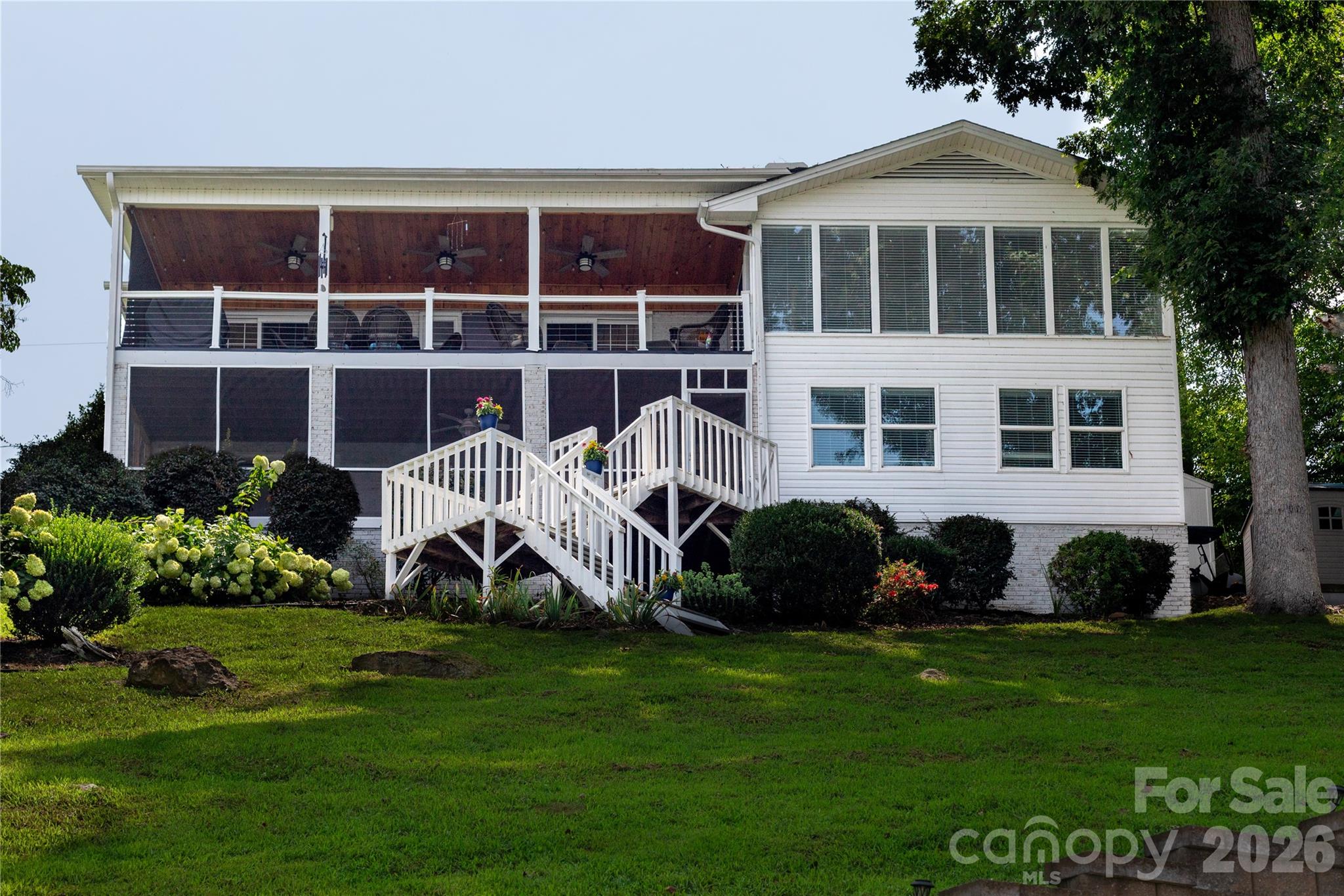 220 Lakeshore Lane