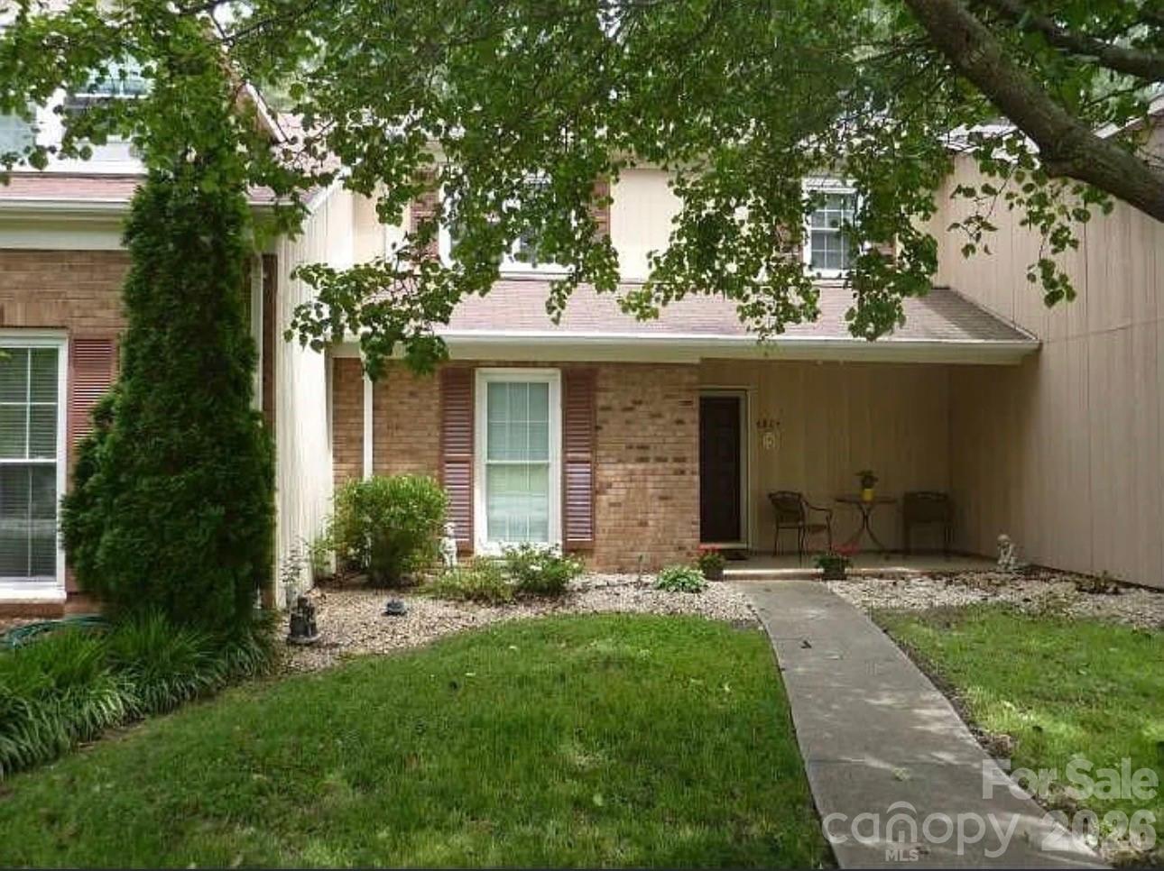 6805 Cabot Circle