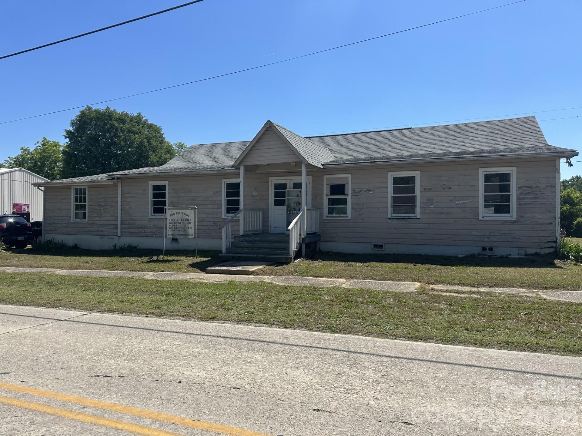 706 Old North Main Street