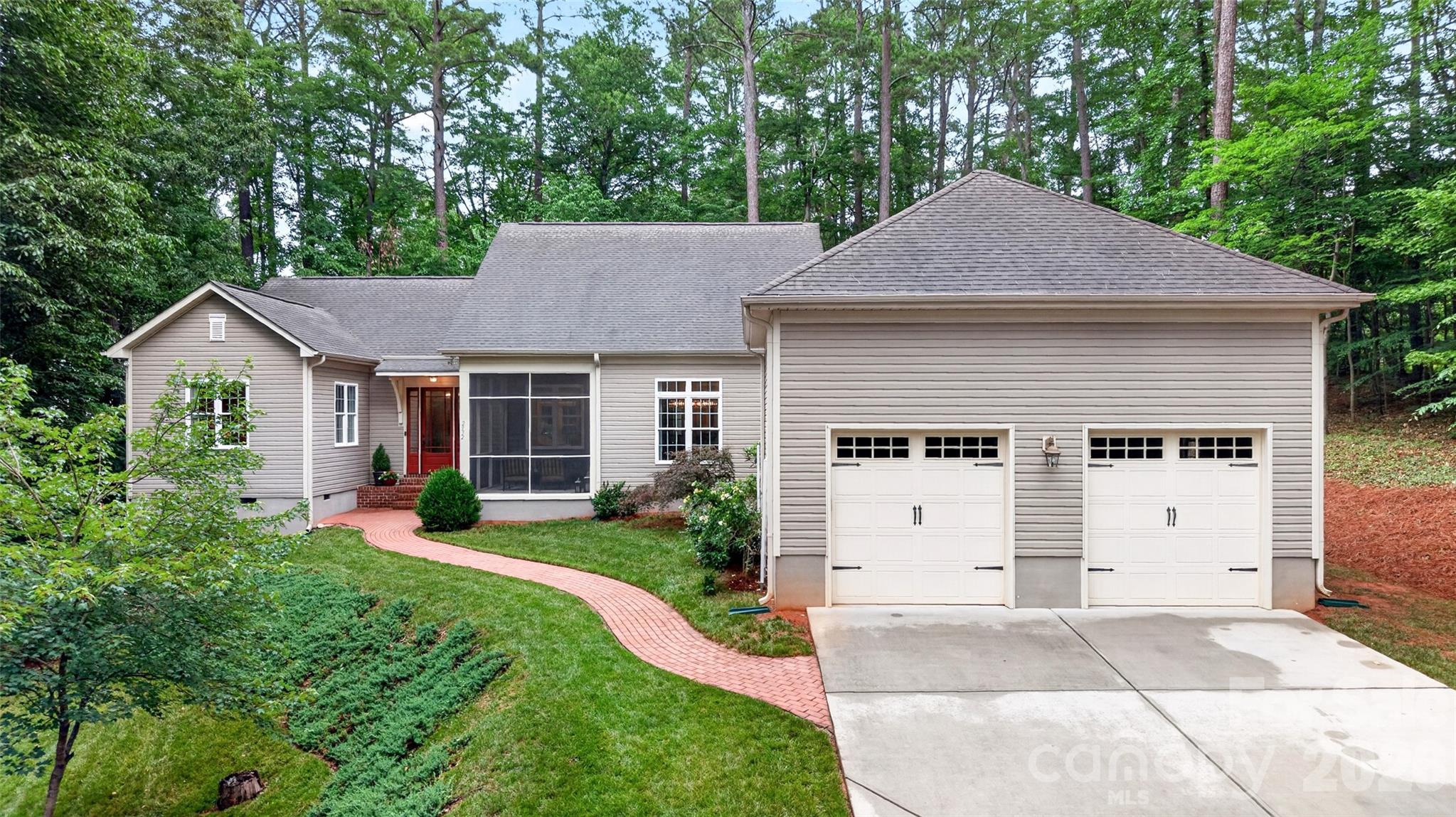 2932 Oakdale Road