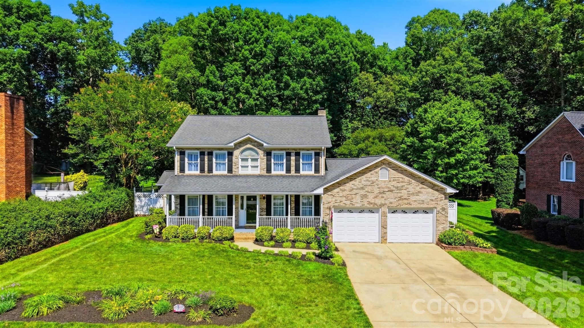 1948 Twin Ponds Drive, Hickory