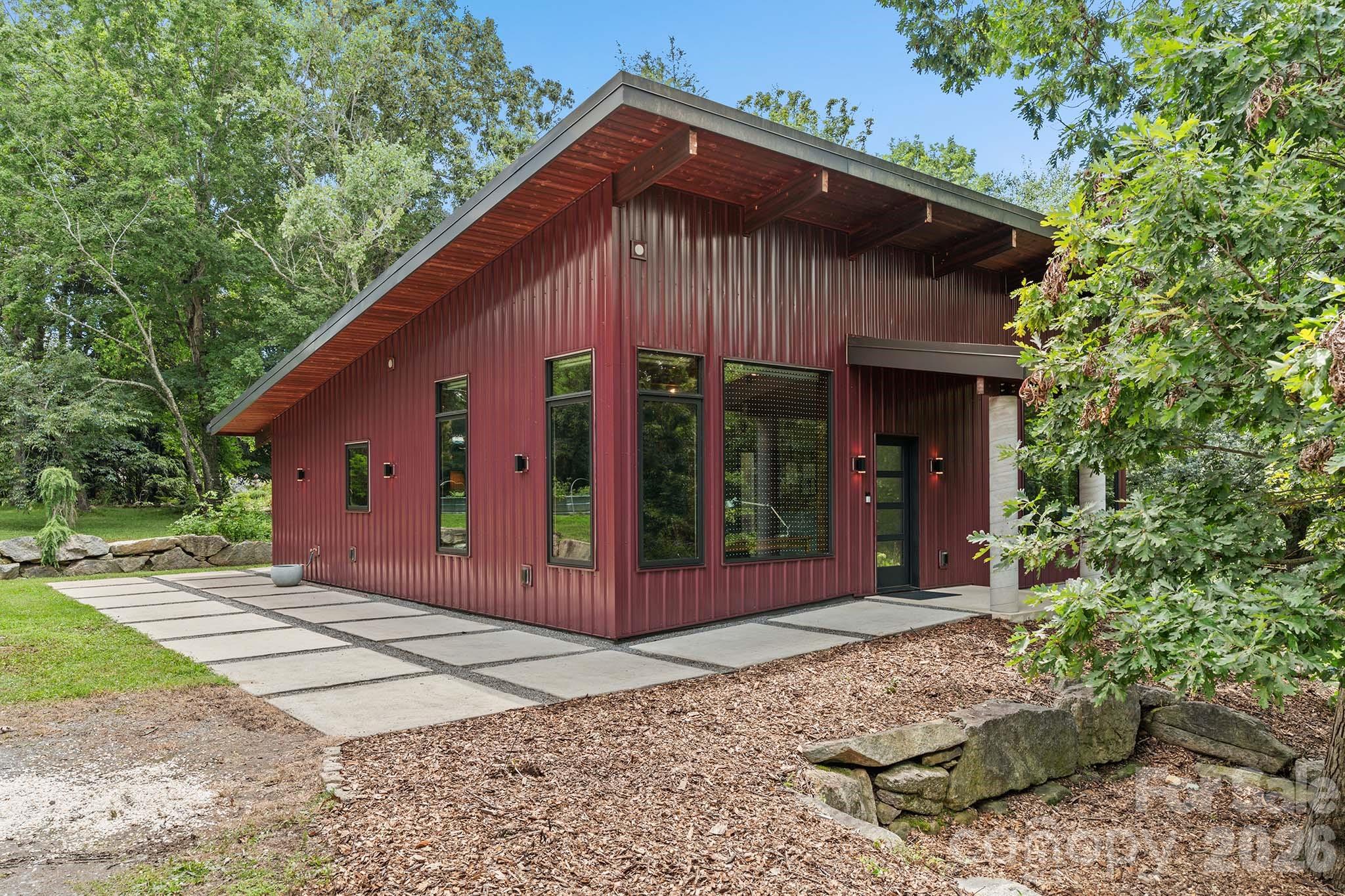 39 Wolf Road