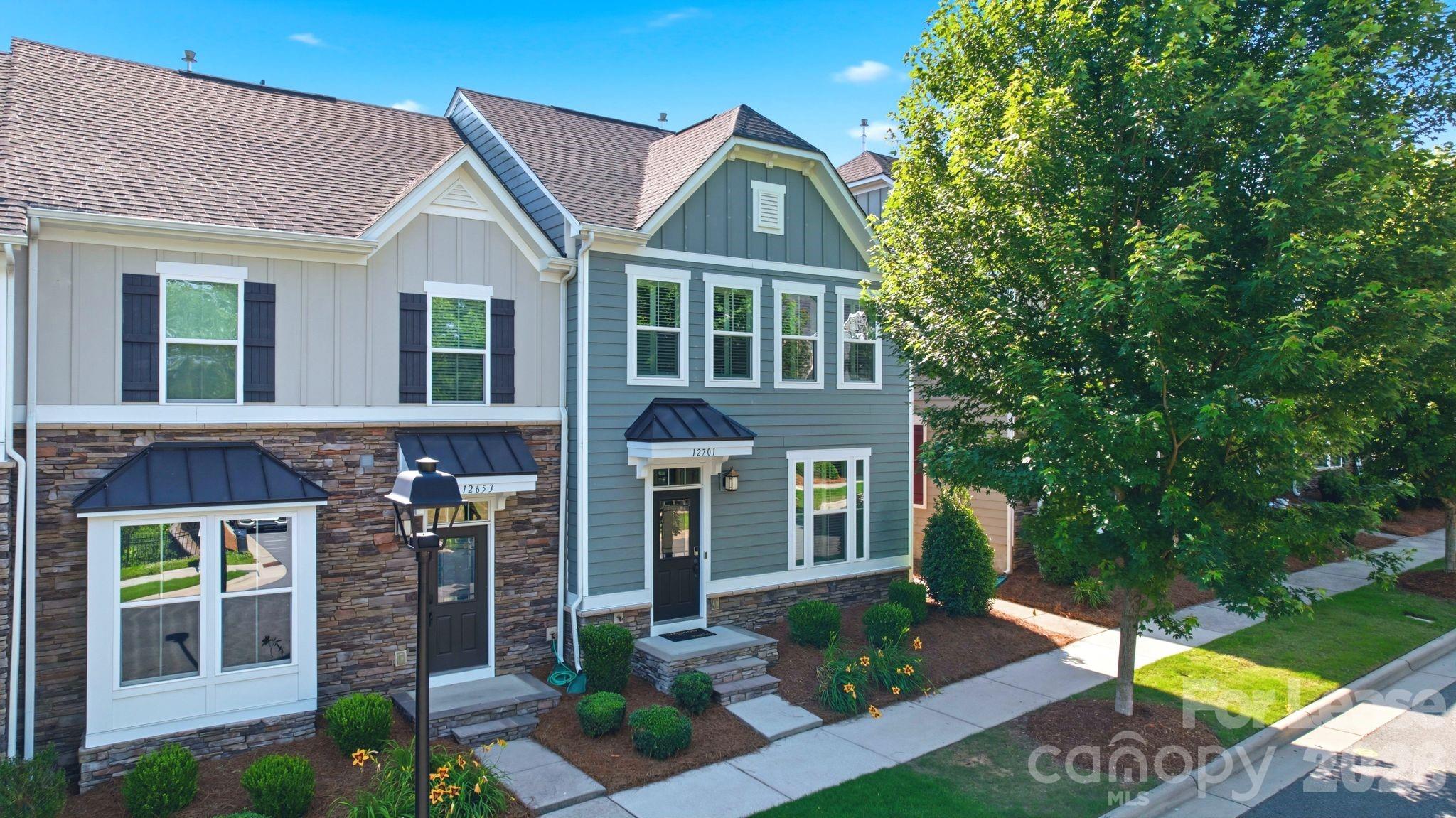 12701 Glowing Peak Road, Huntersville