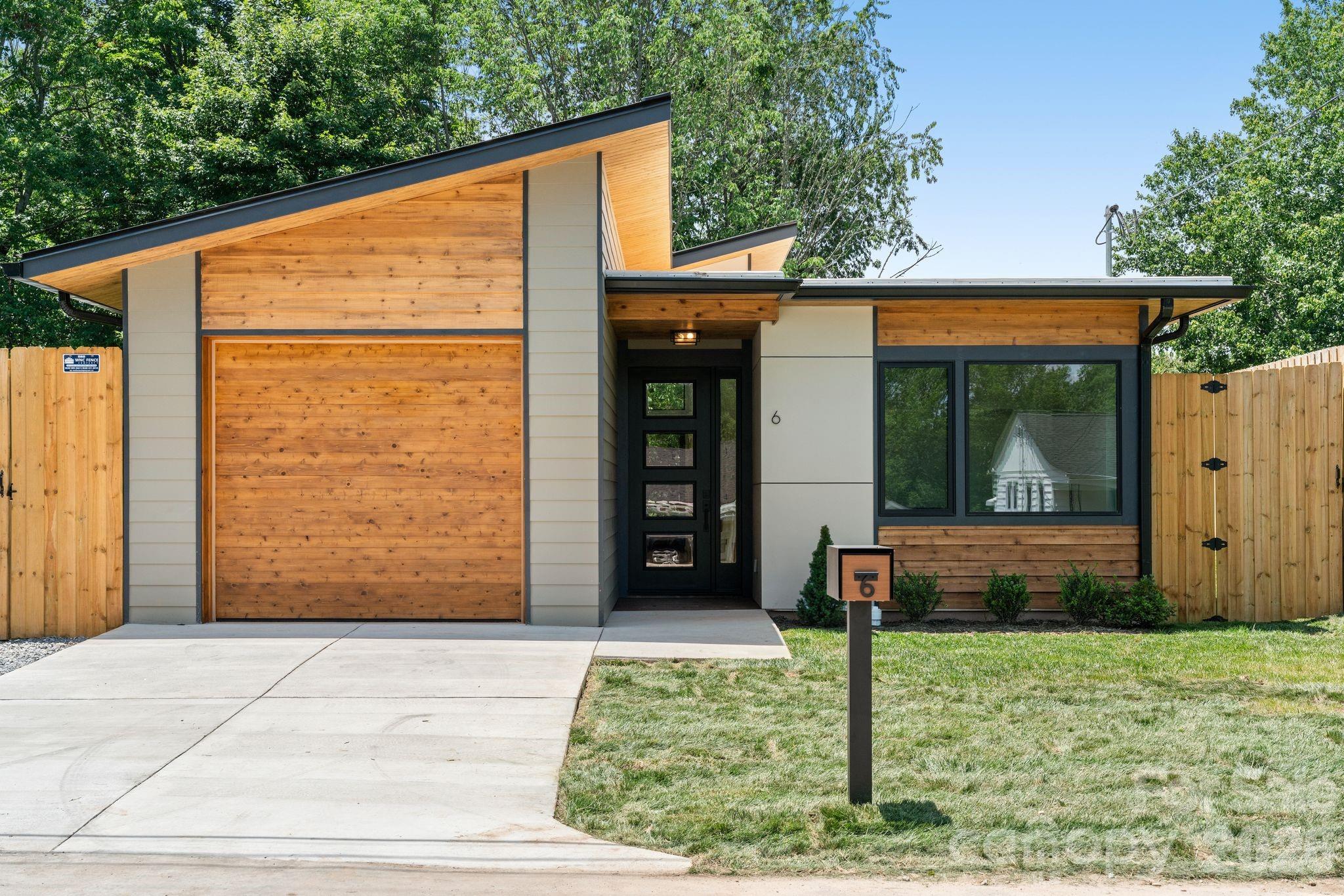6 Sandhurst Drive