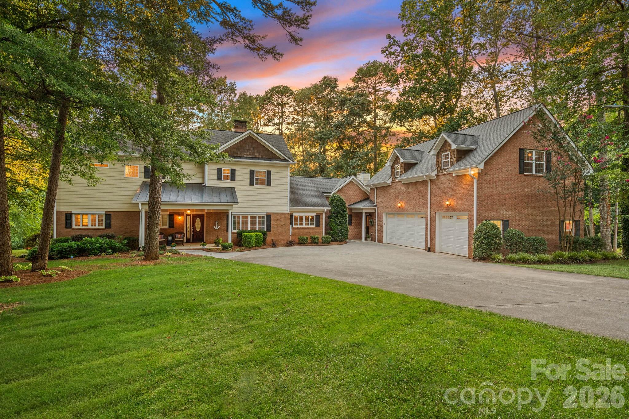 385 Sundown Road, Mooresville