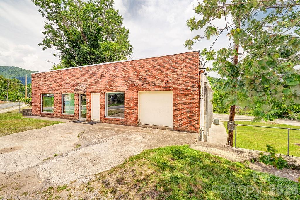1100-1104 Montreat Road