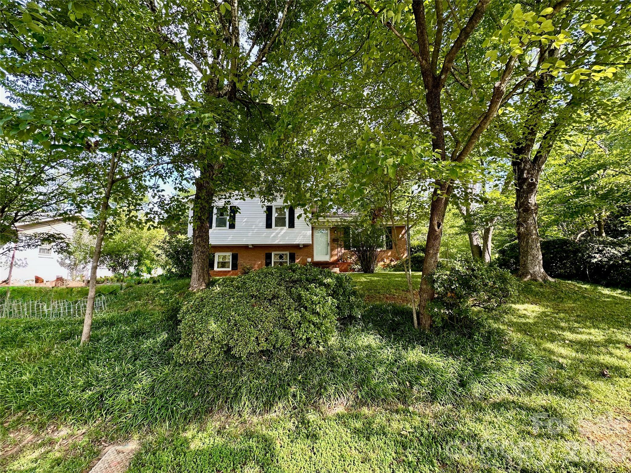 7200 Woodstock Drive