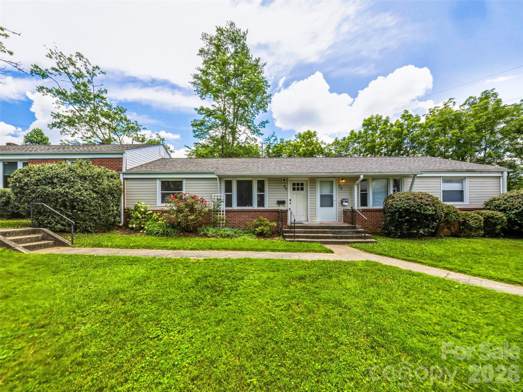 43 Trowbridge Lane