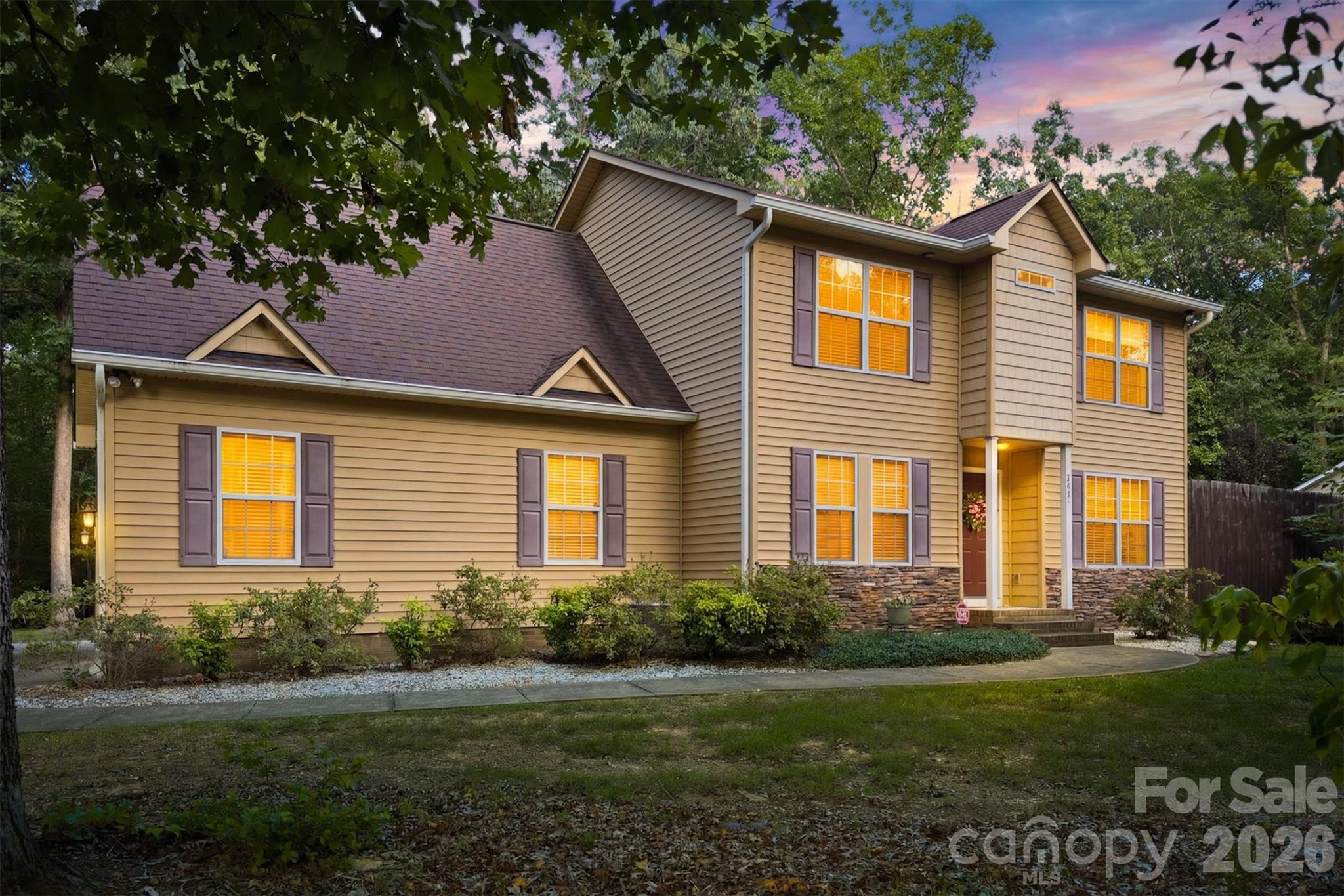 802 White Oaks Circle
