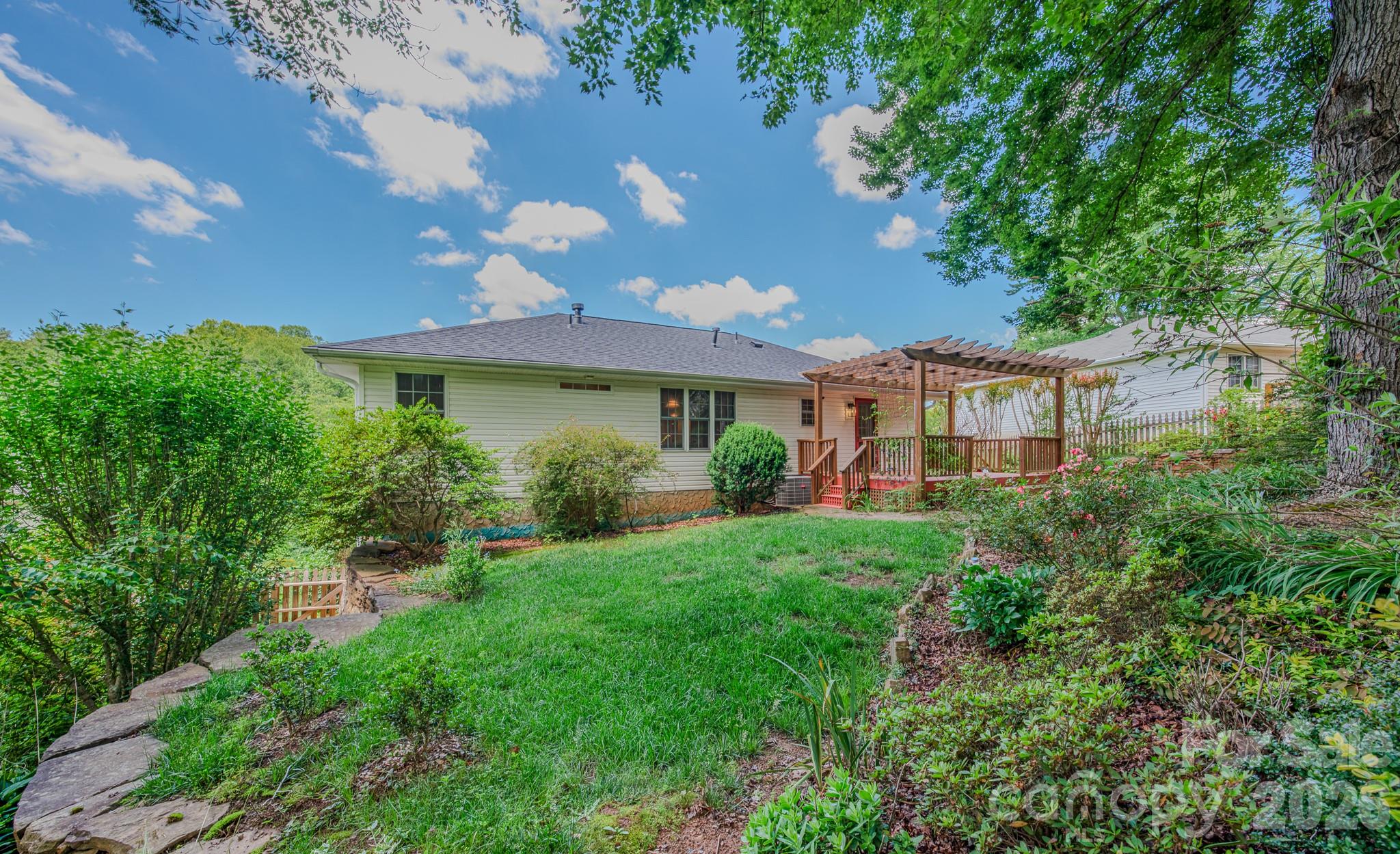 102 Forest Lake Drive
