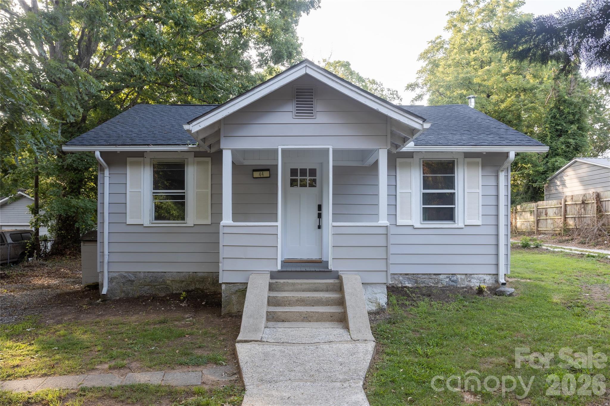 44 LR Smith Avenue, Hendersonville