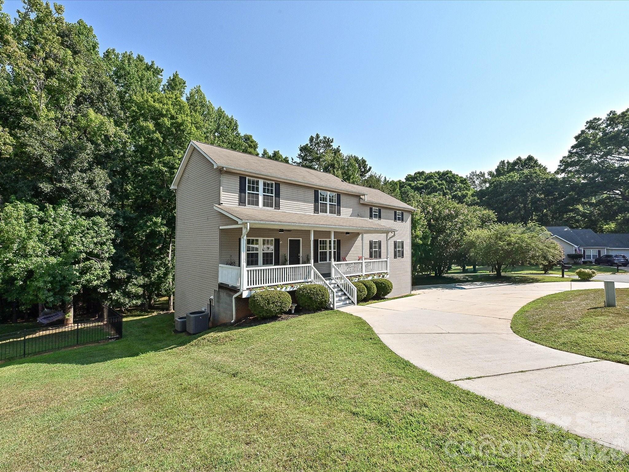 1401 Wall Street, Waxhaw