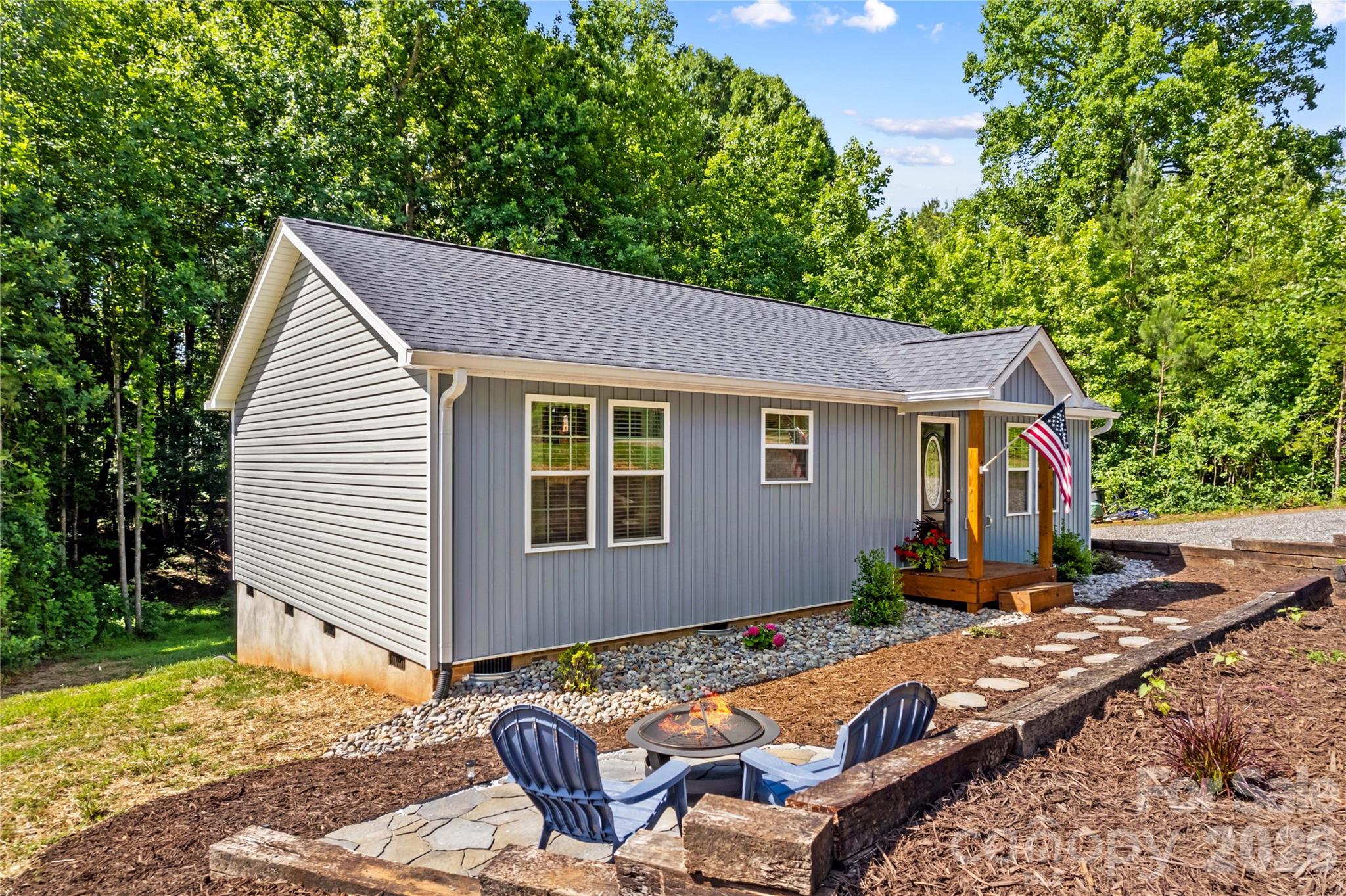 122 Yadkin River Road