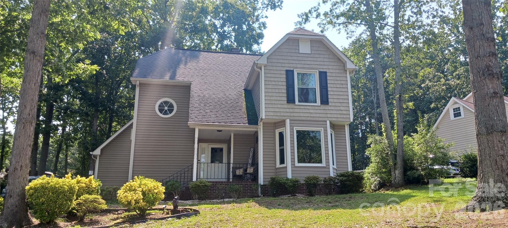 825 Raleigh Court
