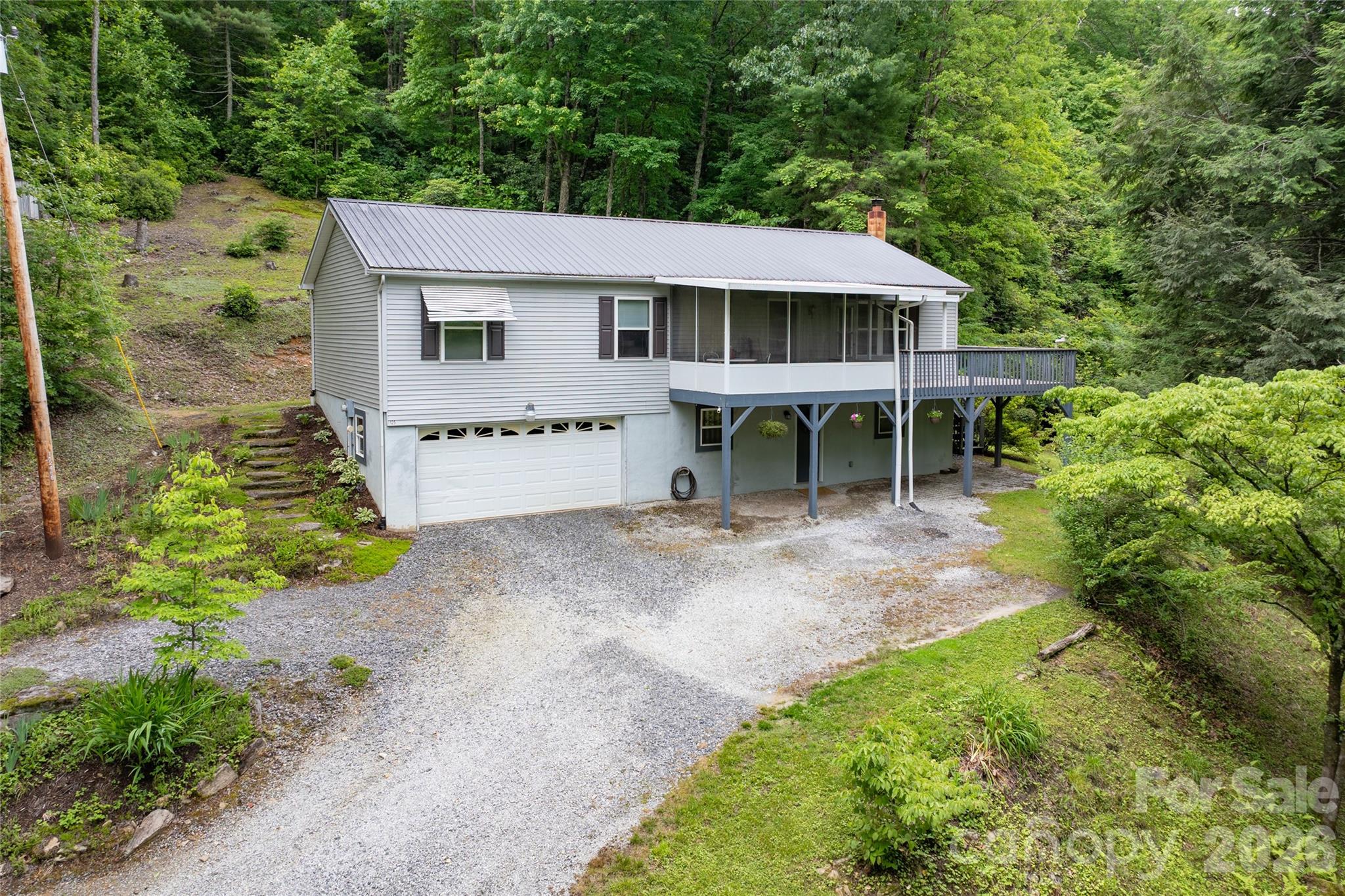 125 Round Mountain Road, Brevard