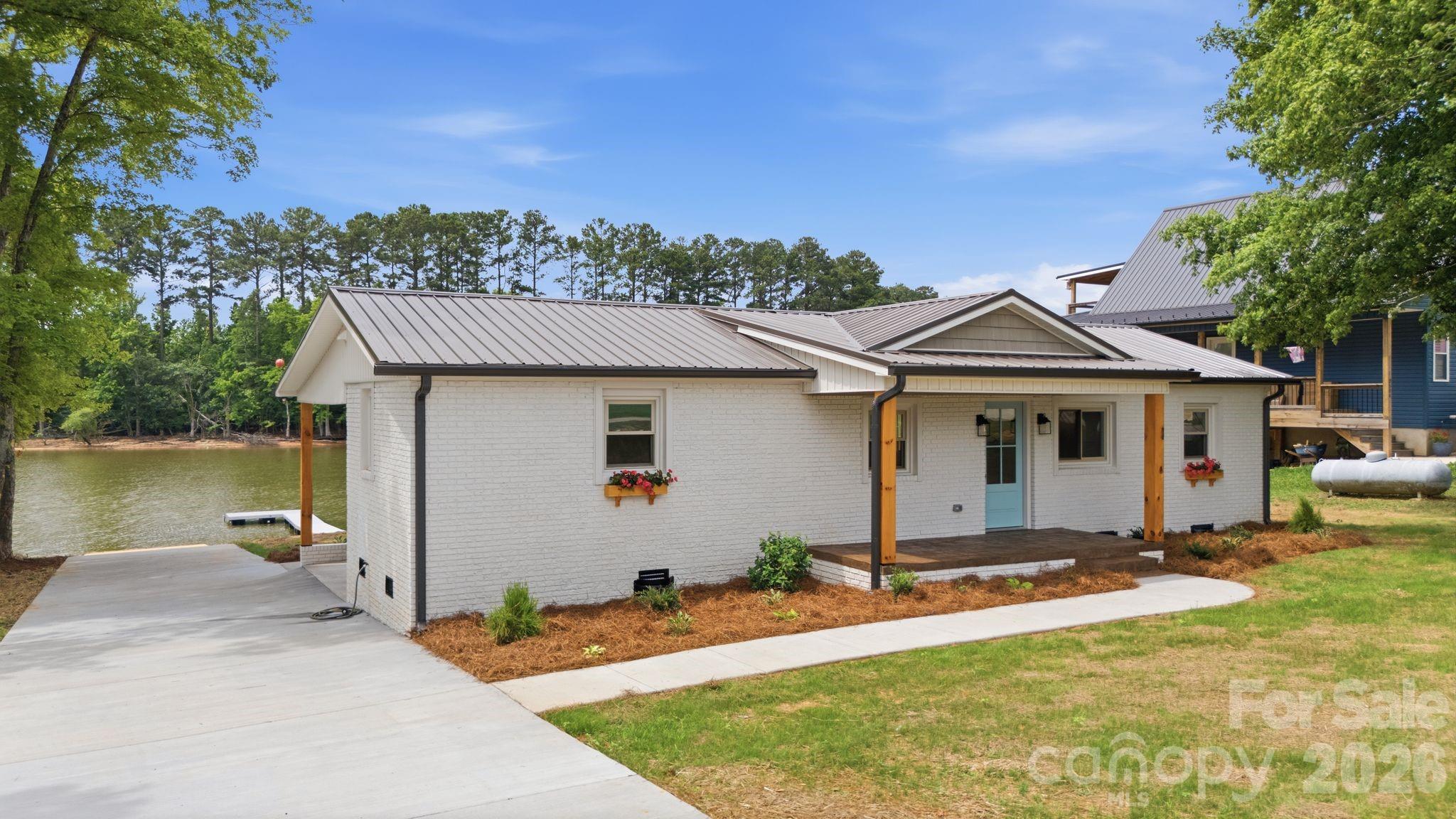 2516 Riverview Road