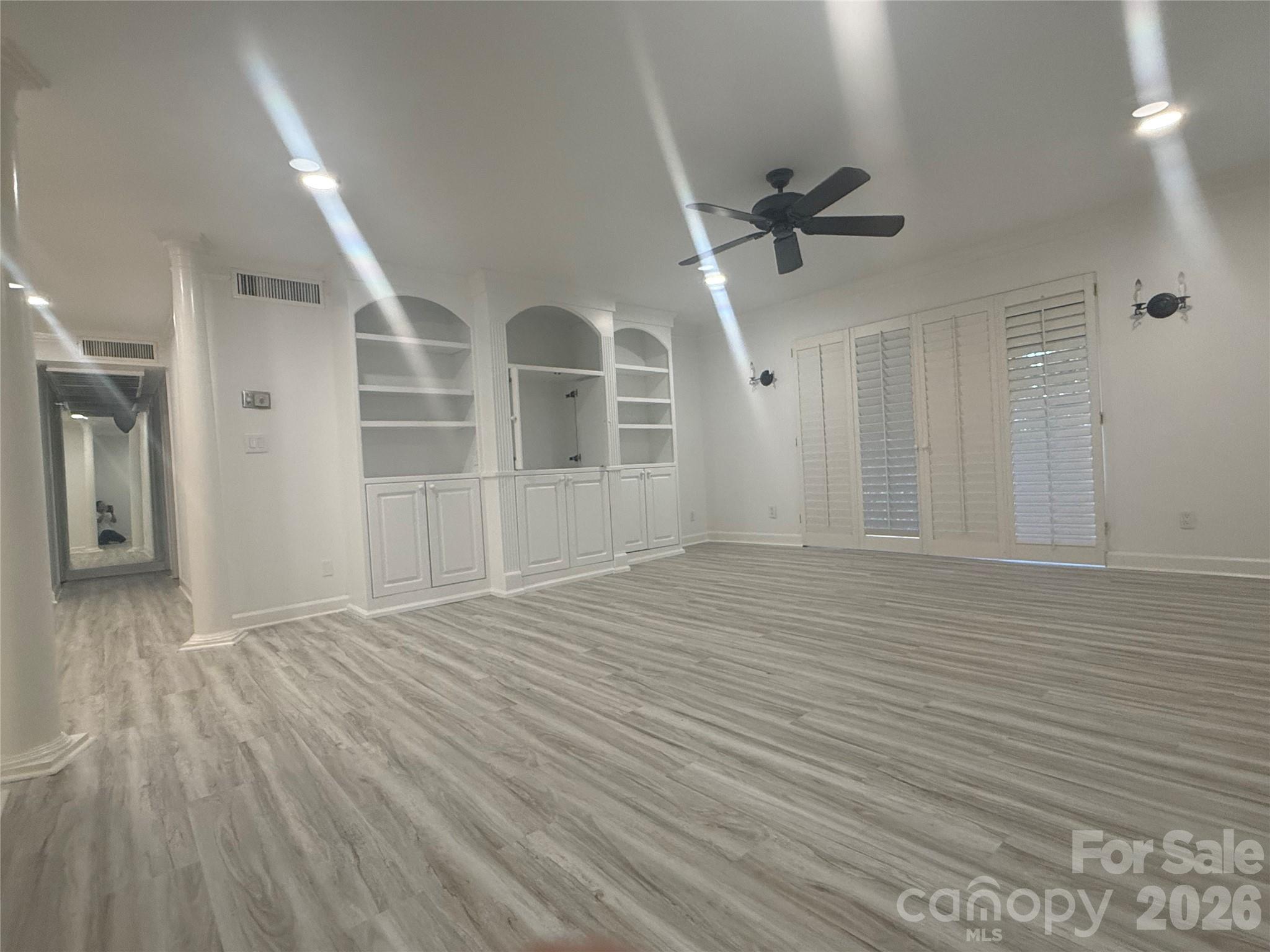 1323 Queens Road