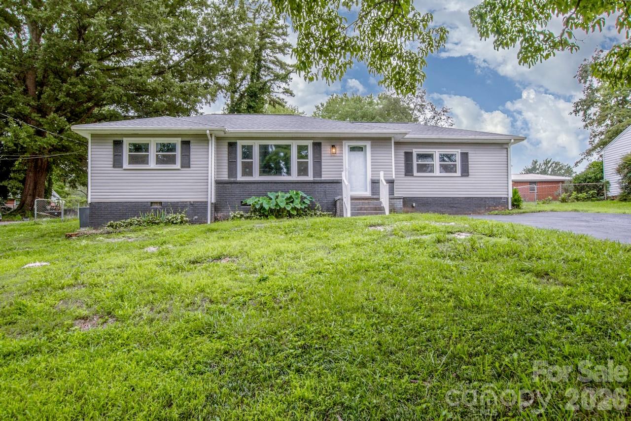 1317 Meadowbrook Circle