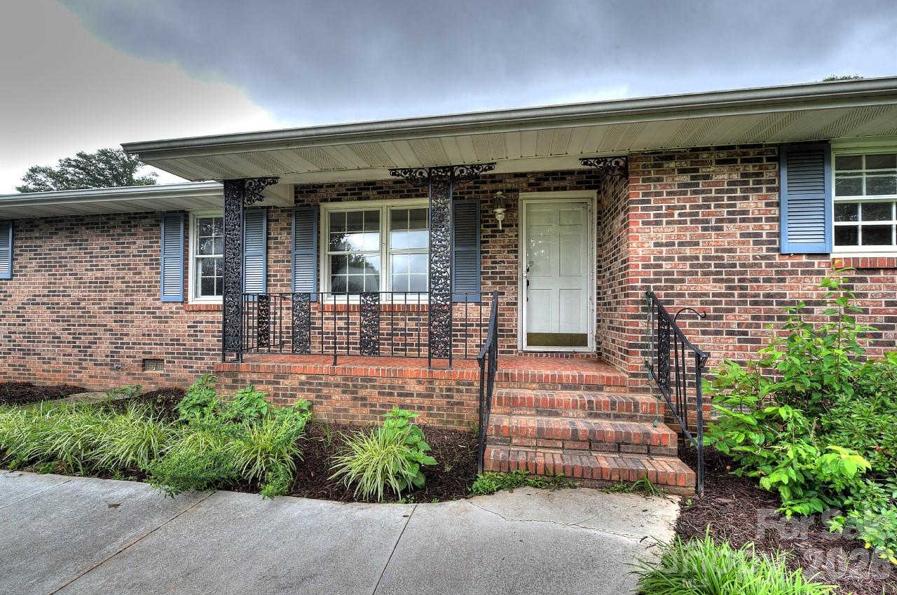 1195 Holly Springs Road