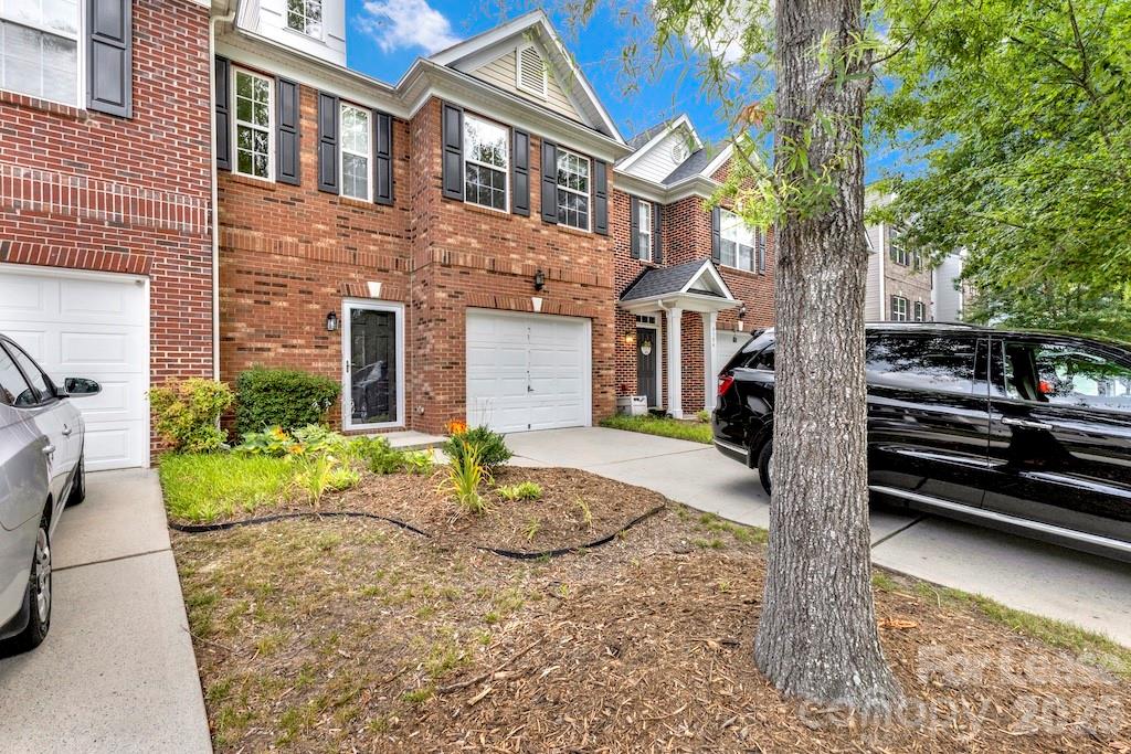 9598 Walkers Glen Drive