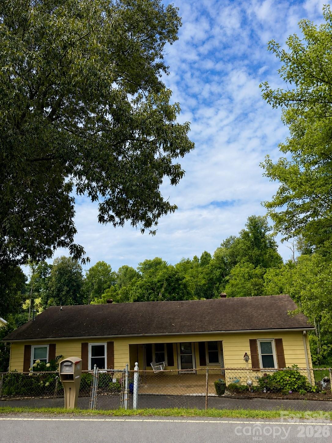 55 Banks Town Road, Weaverville
