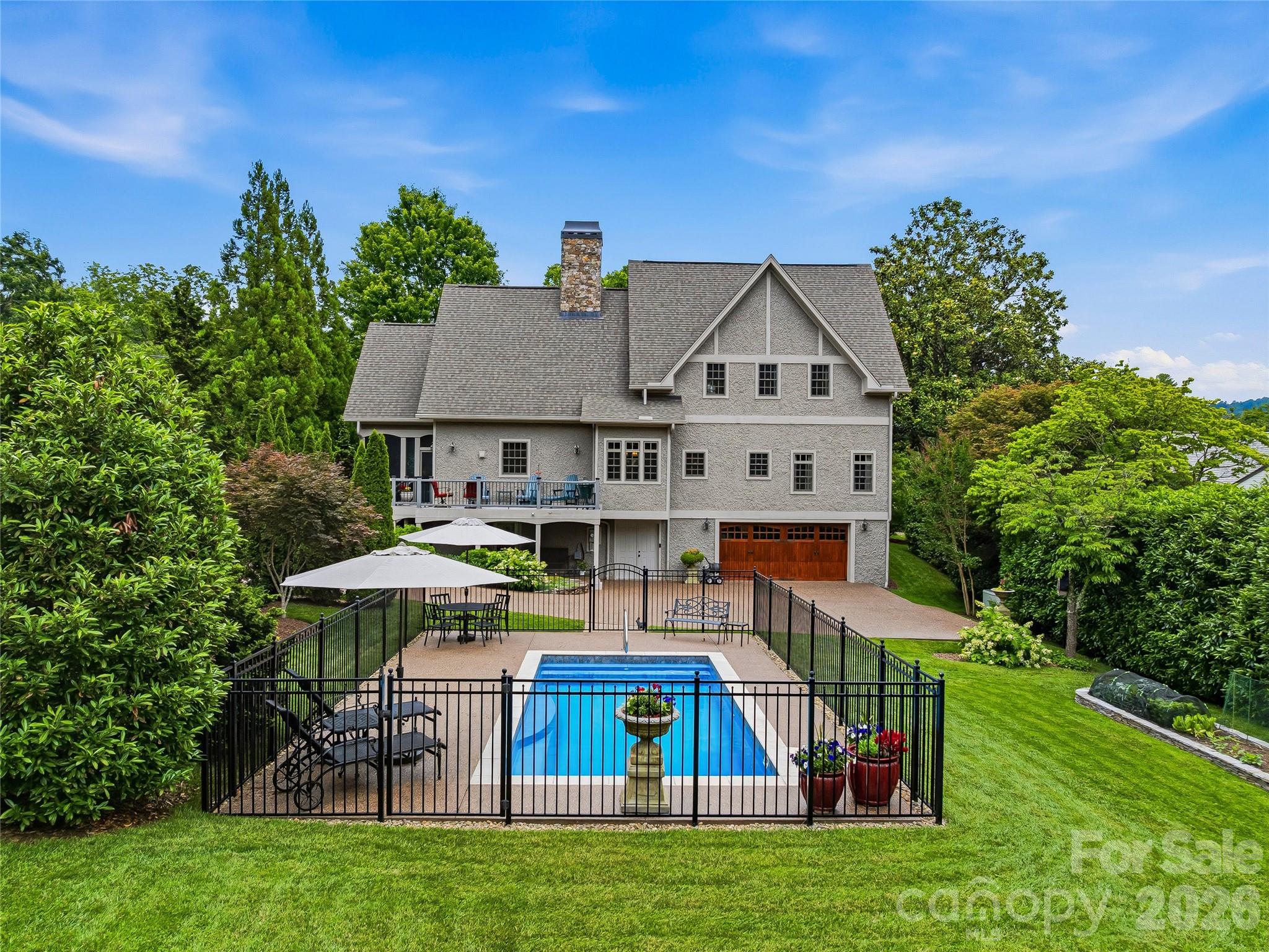 76 Edgelawn Road
