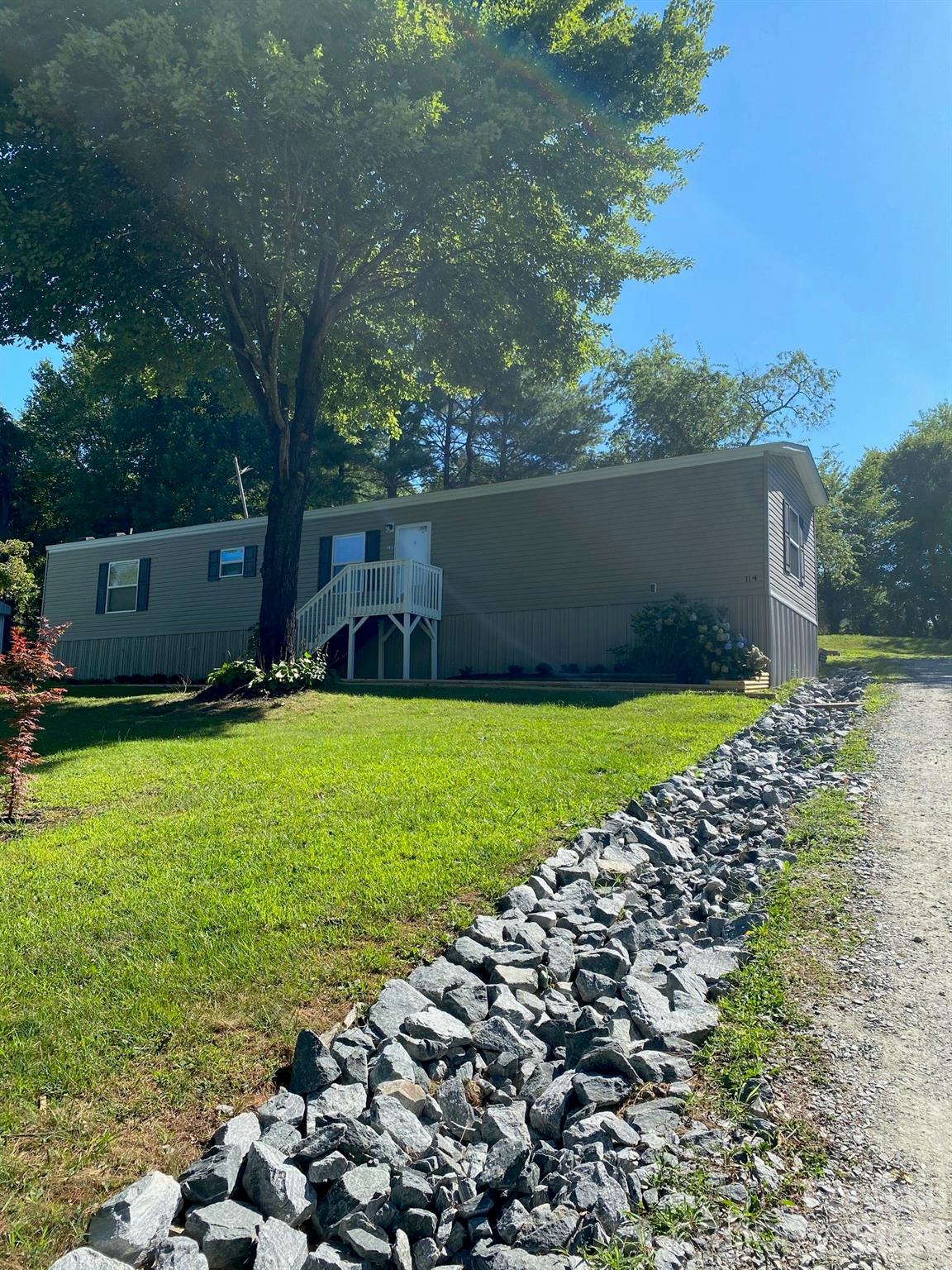 104 Fox Ridge Drive, Hendersonville